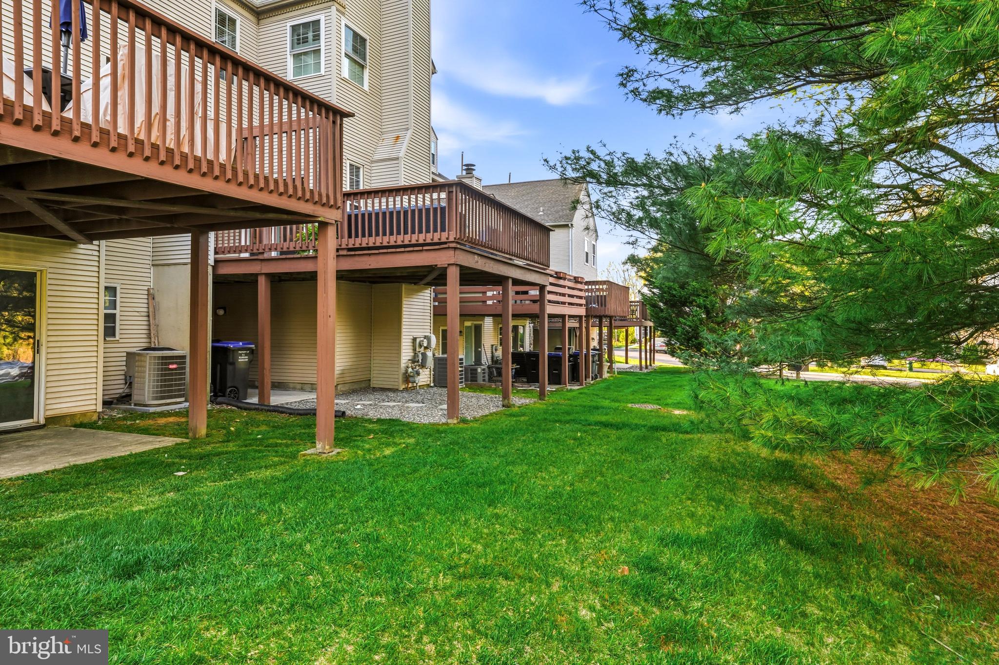 LONGWOOD CROSSING - Residential