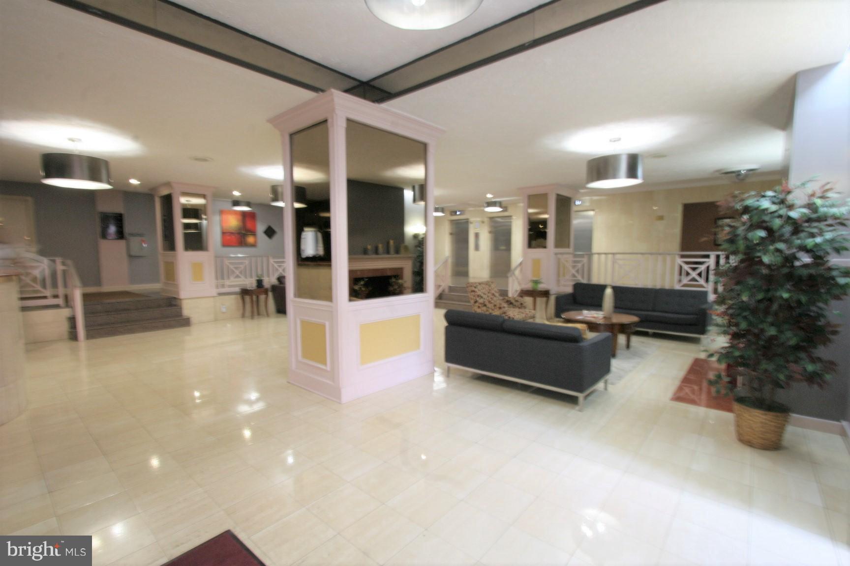 RIVER PLACE - Residential