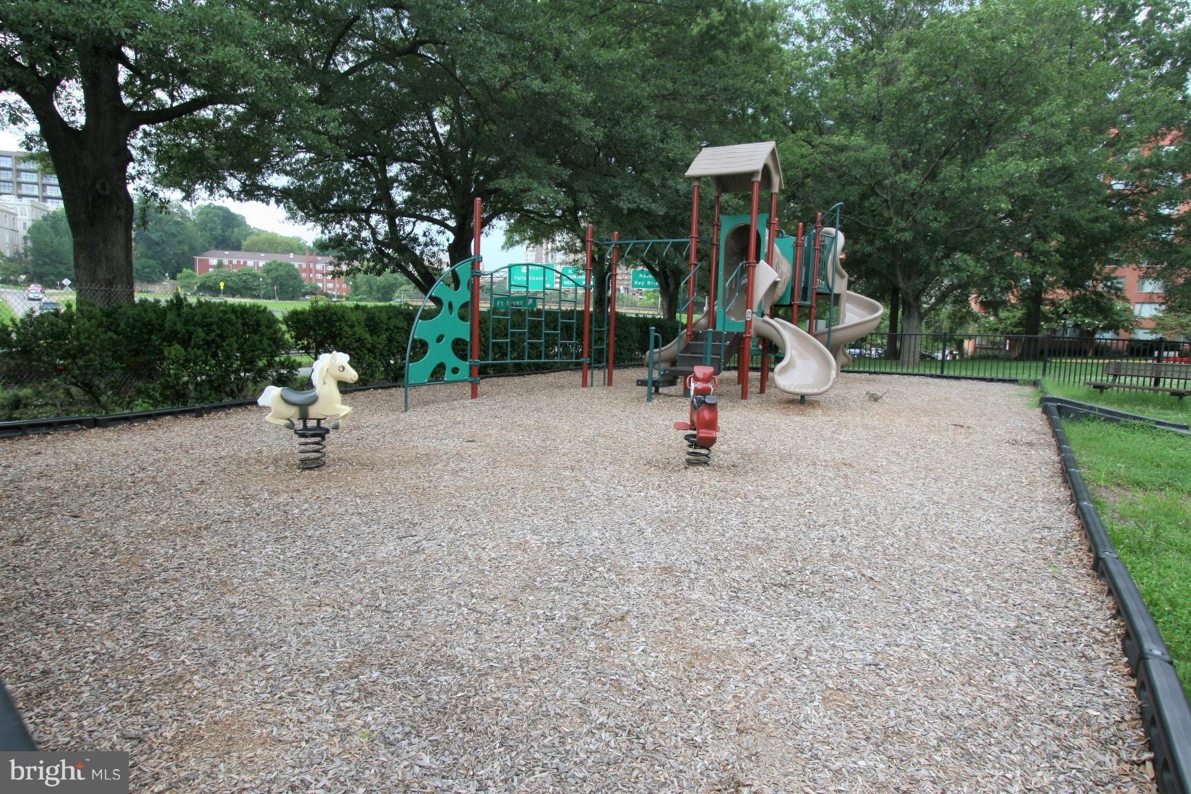 RIVER PLACE - Residential