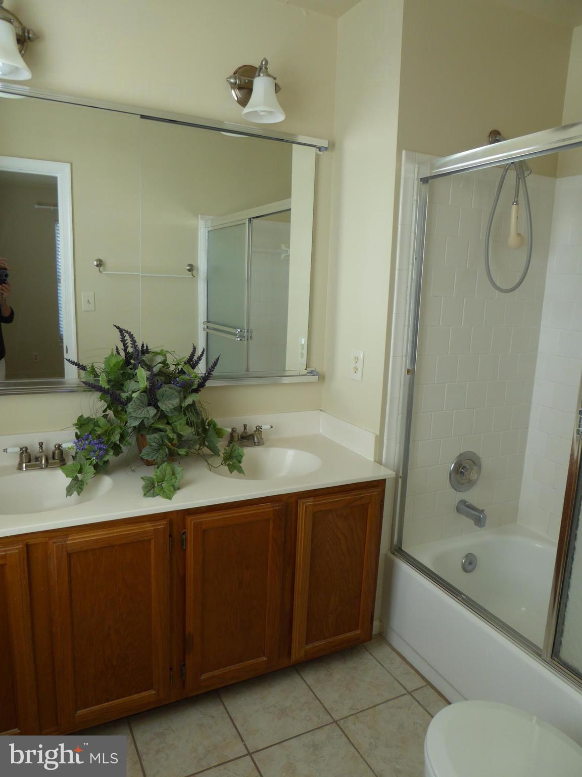 GUNSTON SQUARE - Residential