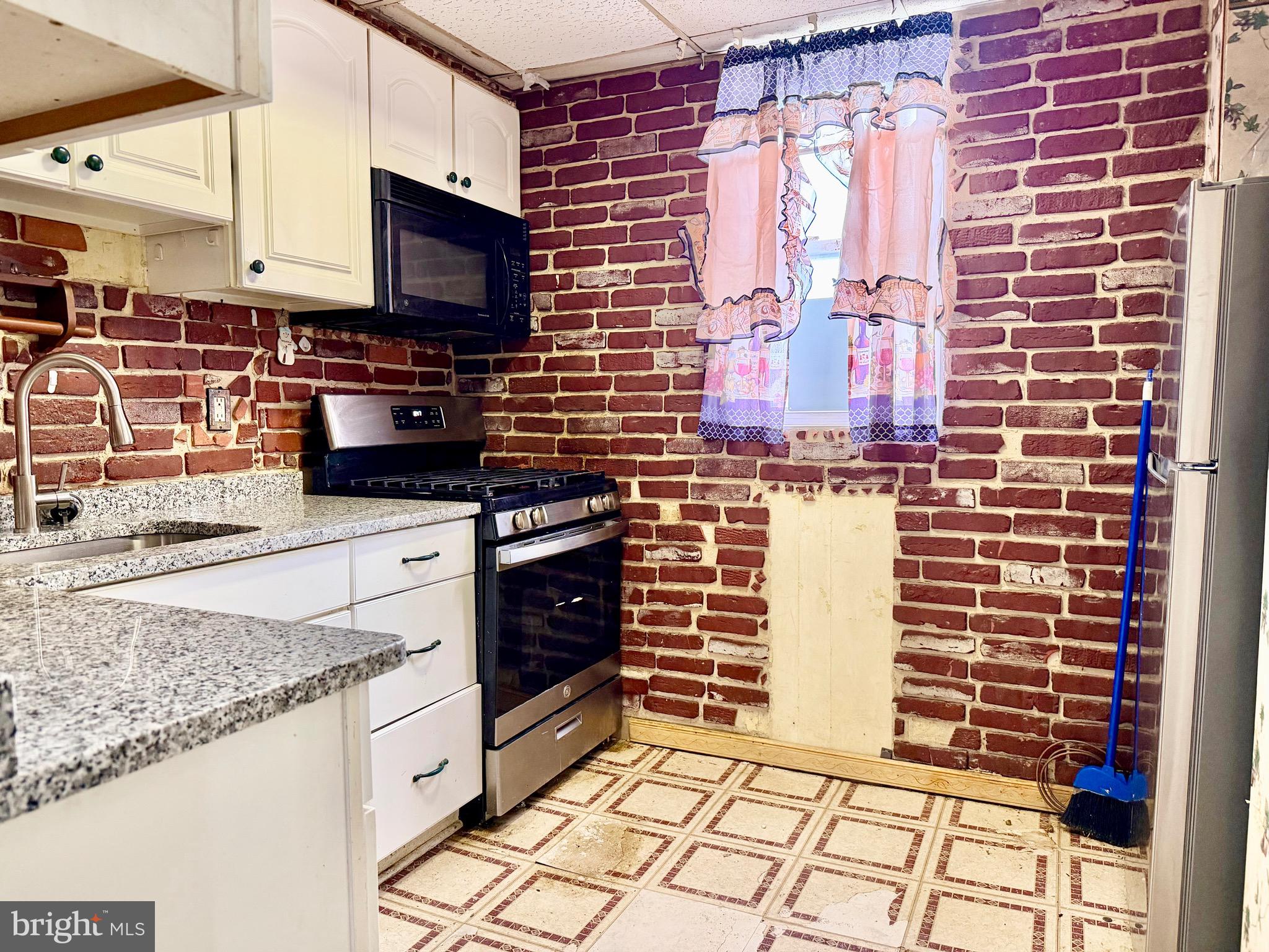 WAVERLY - Residential