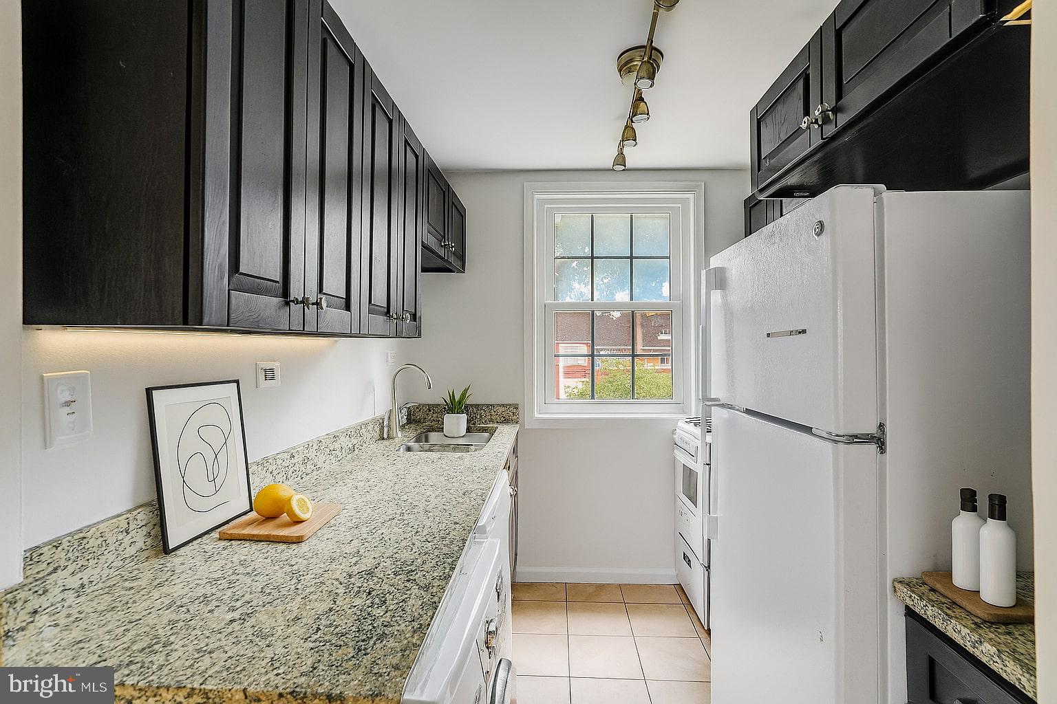 105 N GEORGE MASON DRIVE N 105-2