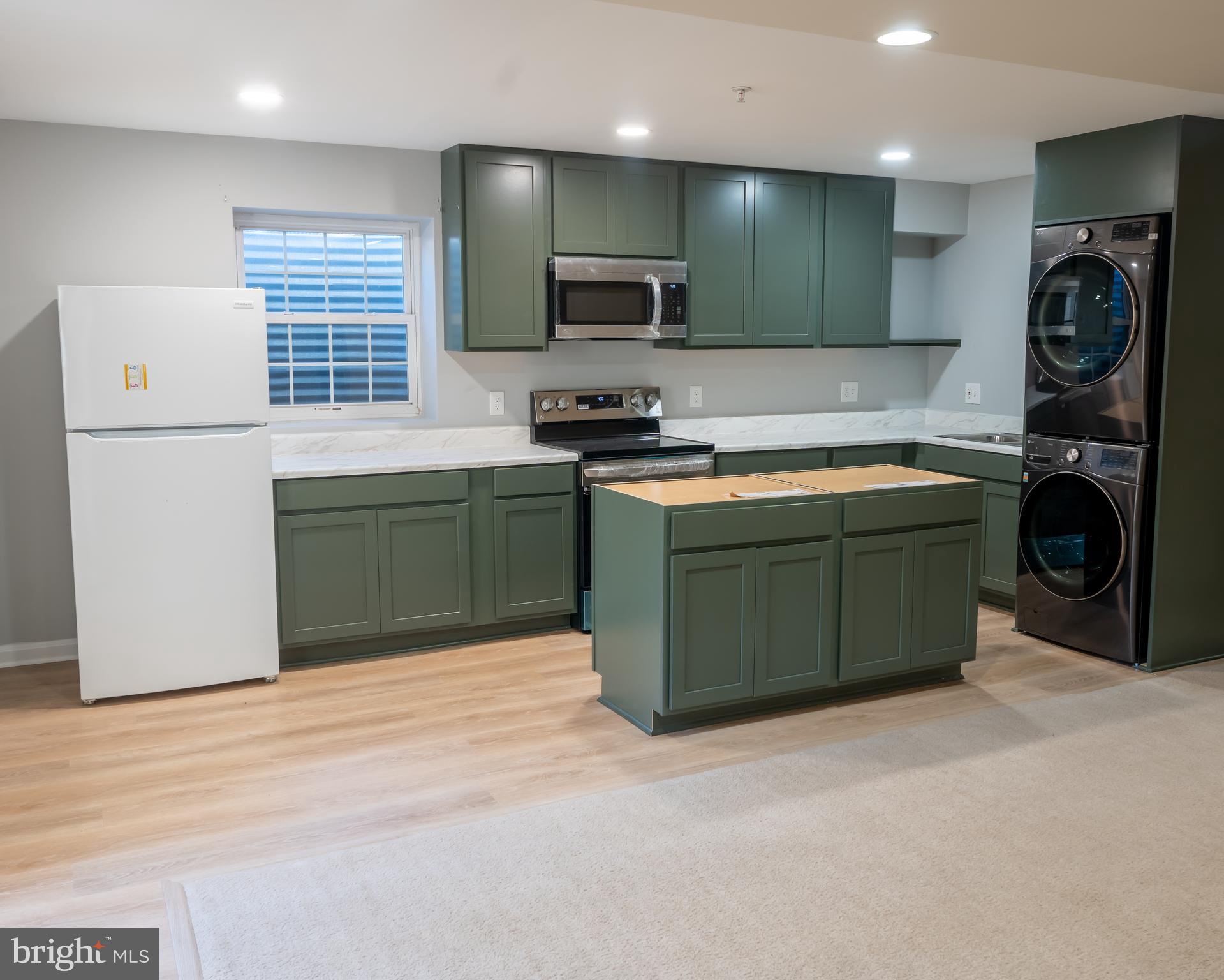 GLENN ESTATES - Residential Lease