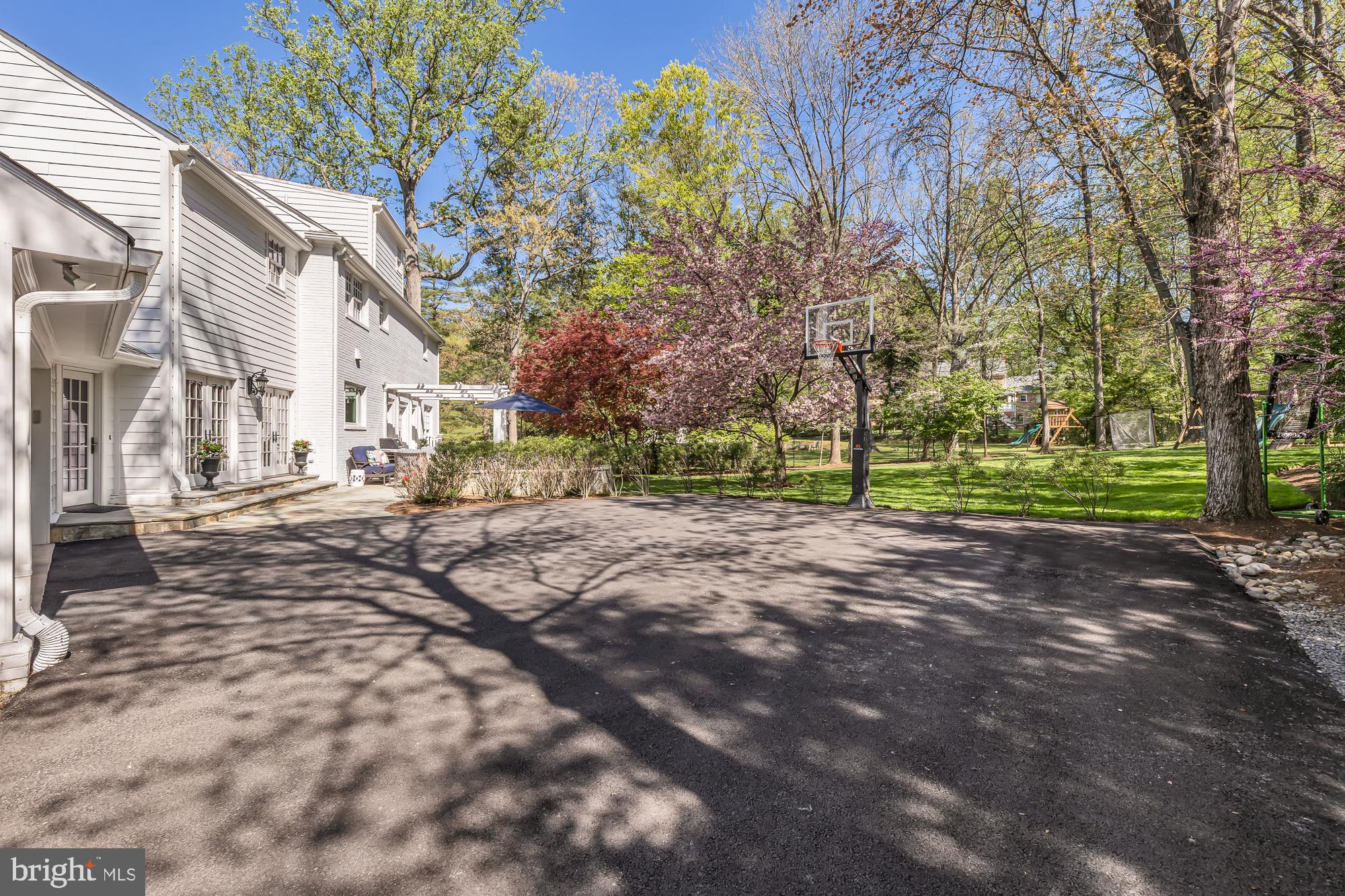 BRADLEY HILLS GROVE - Residential