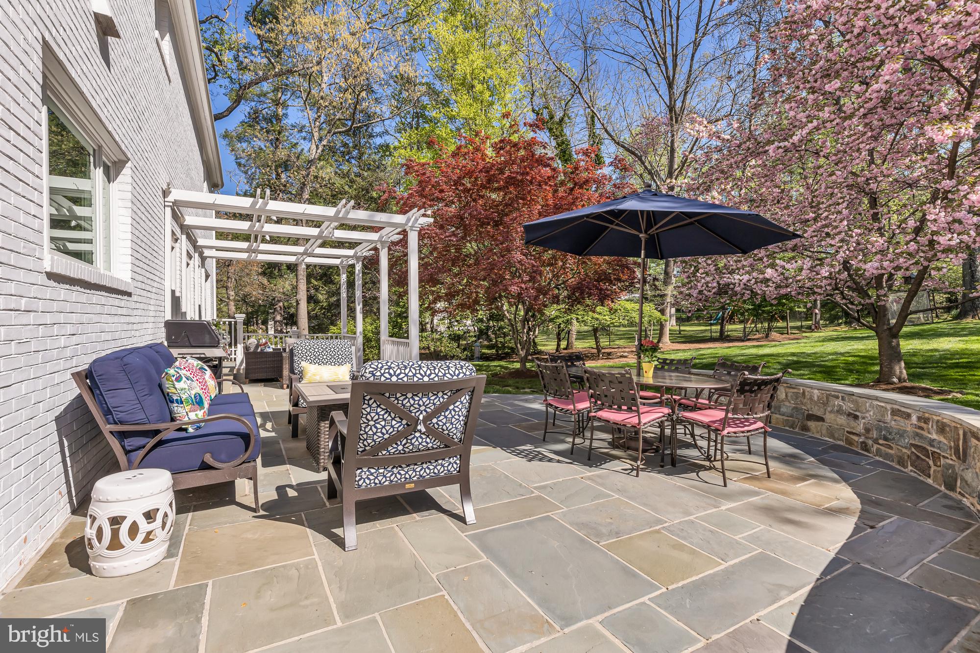 BRADLEY HILLS GROVE - Residential