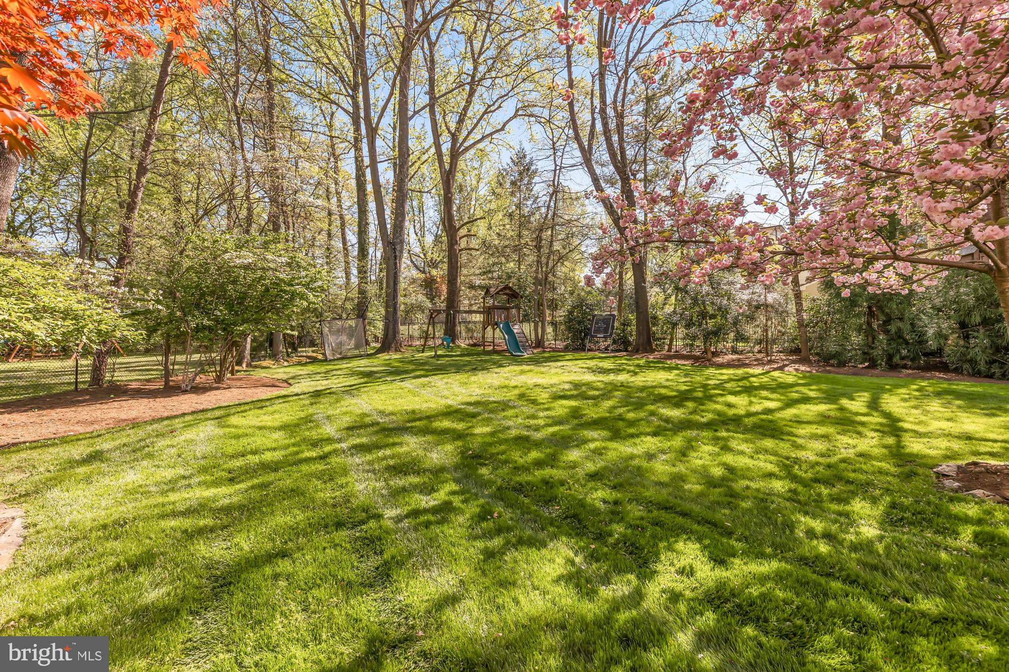 BRADLEY HILLS GROVE - Residential