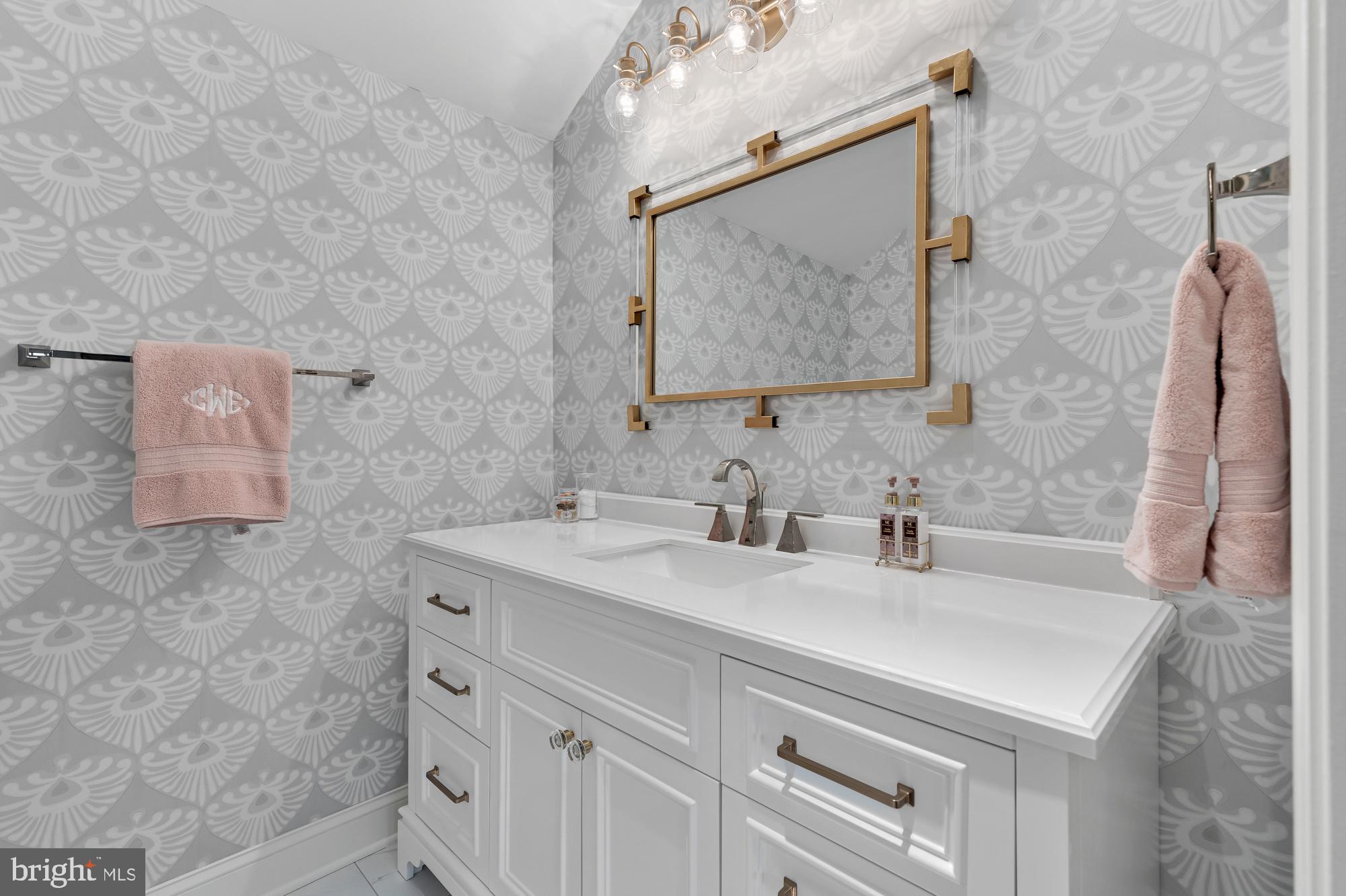 BRADLEY HILLS GROVE - Residential