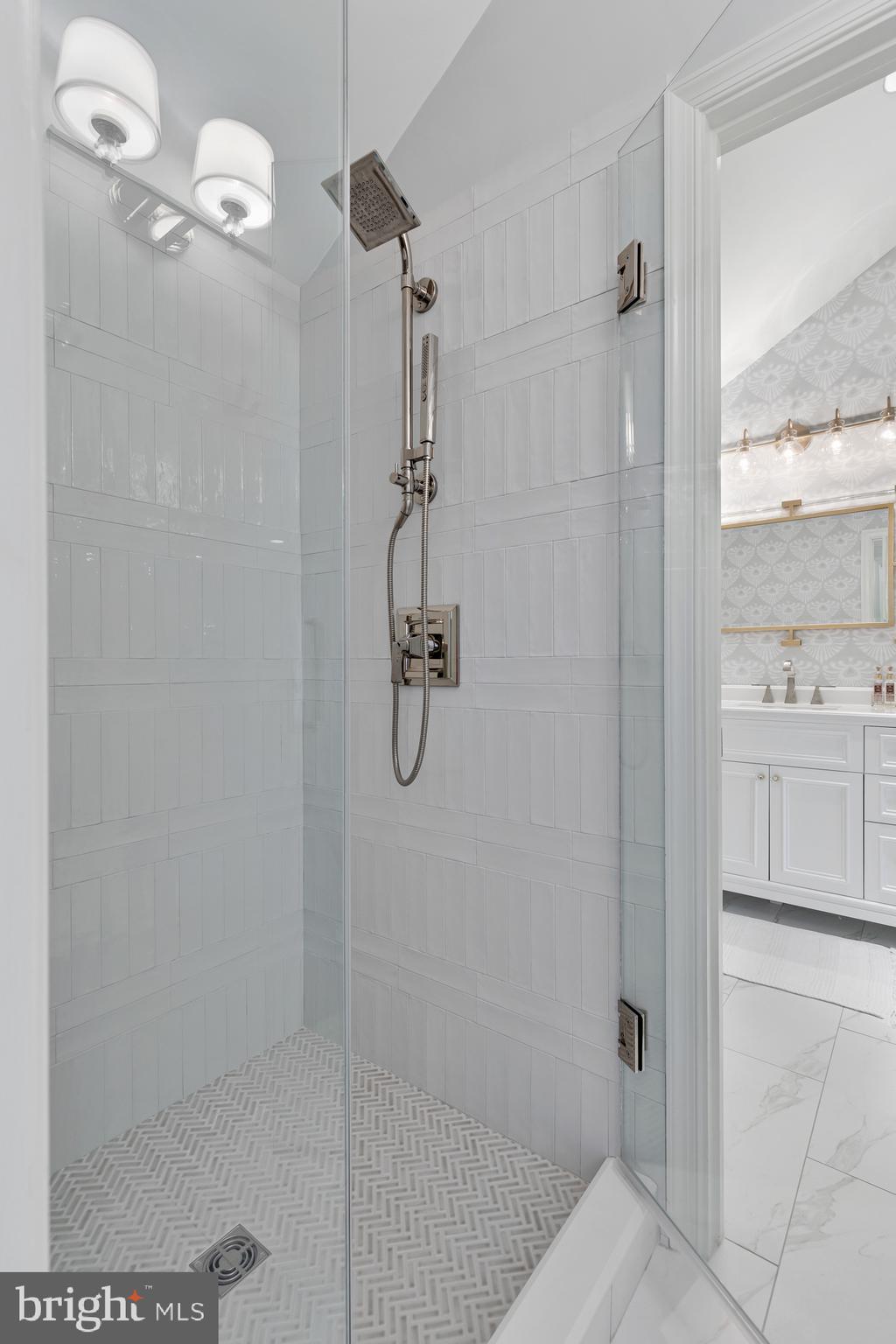 BRADLEY HILLS GROVE - Residential