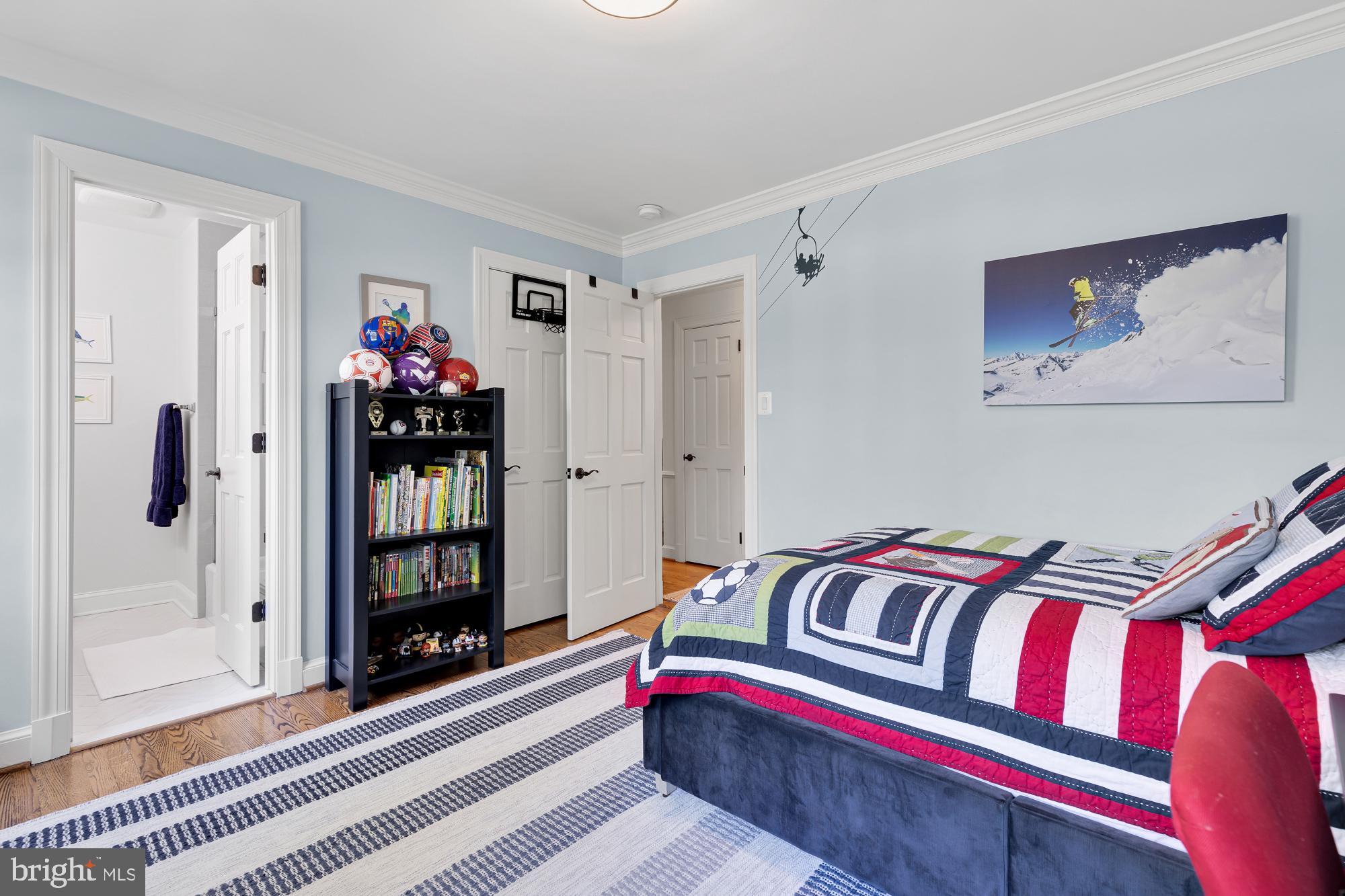 BRADLEY HILLS GROVE - Residential