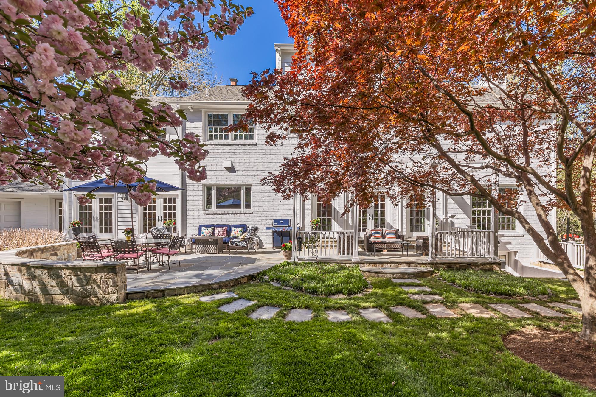 BRADLEY HILLS GROVE - Residential