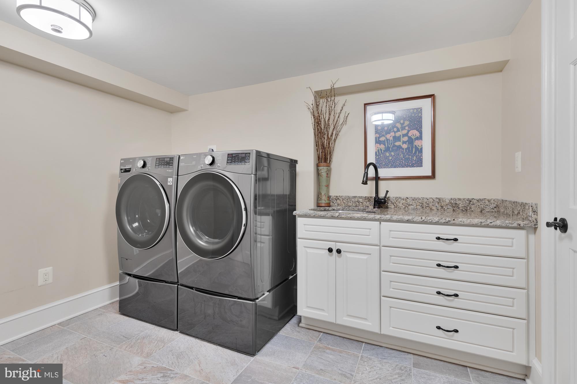 BRADLEY HILLS GROVE - Residential