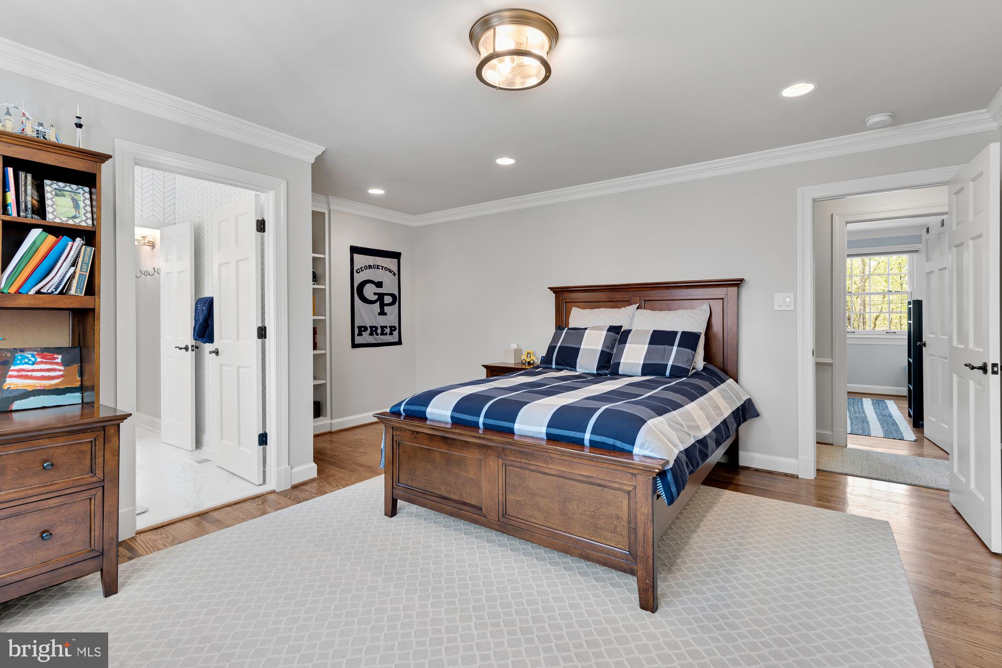 BRADLEY HILLS GROVE - Residential