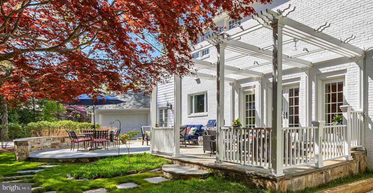 BRADLEY HILLS GROVE - Residential