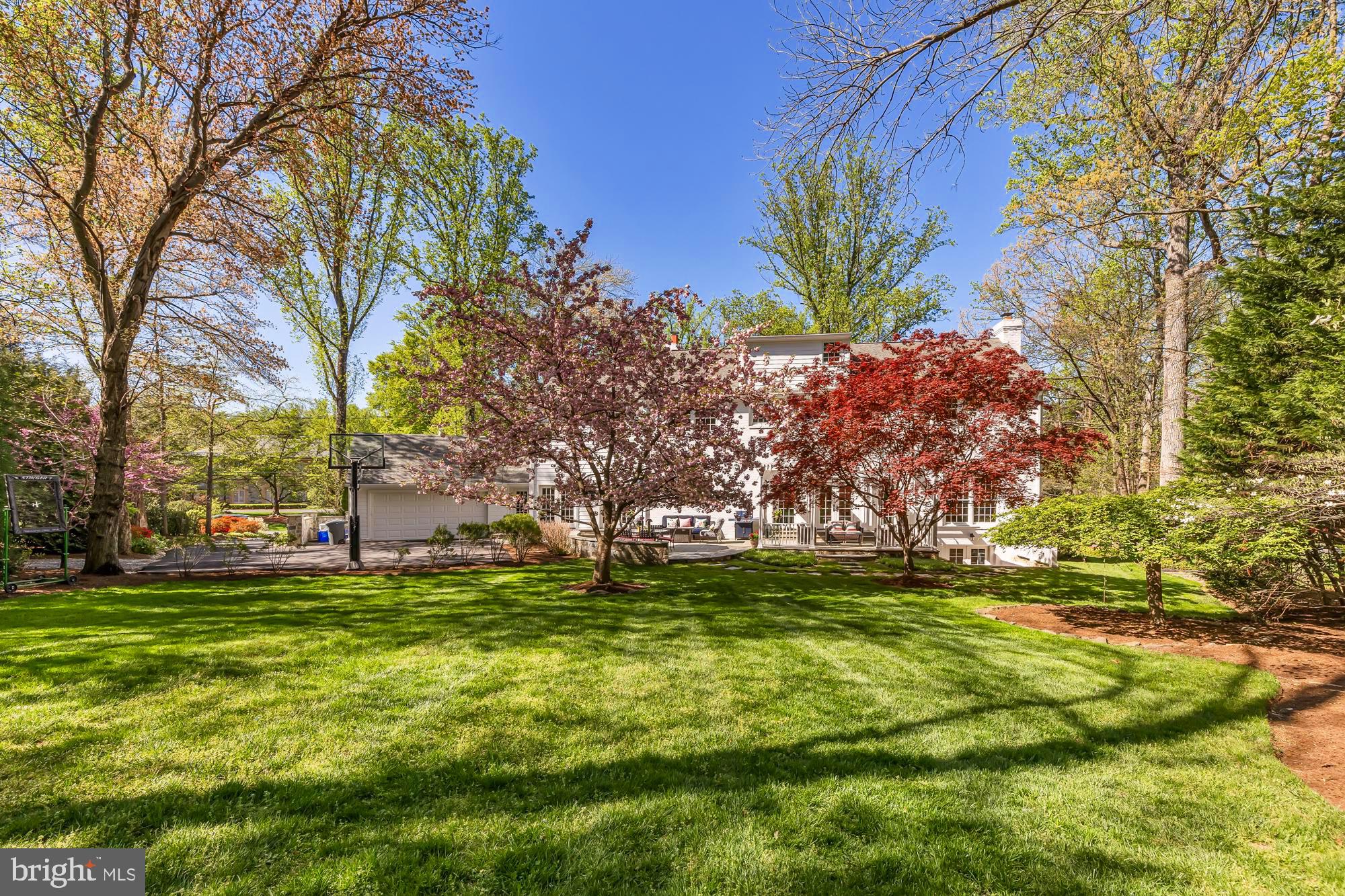 BRADLEY HILLS GROVE - Residential