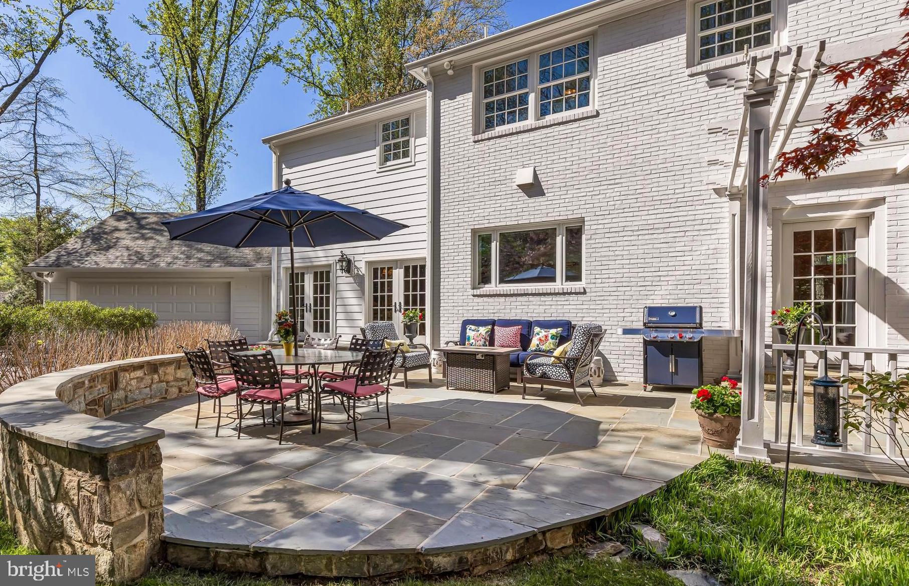 BRADLEY HILLS GROVE - Residential