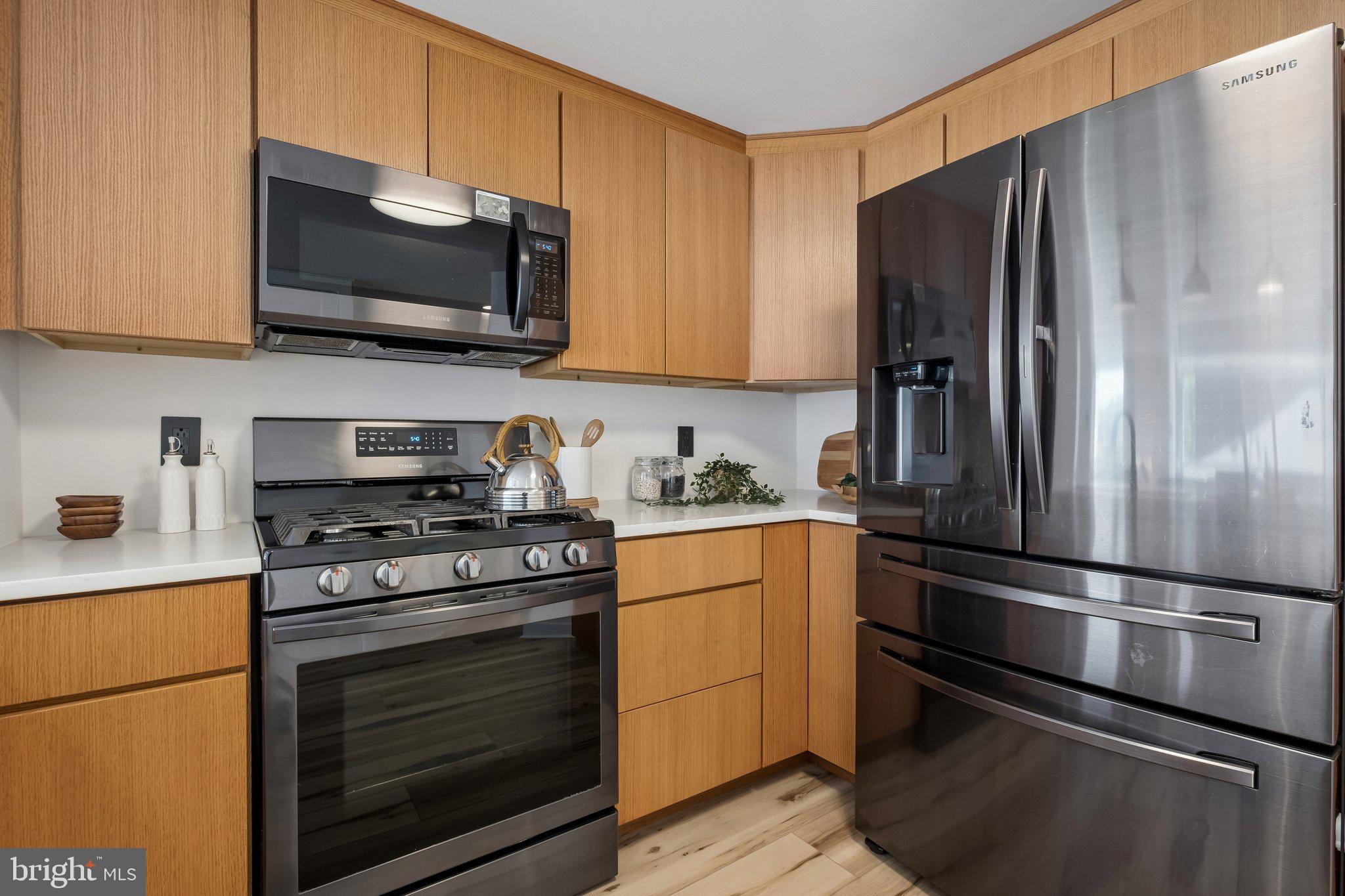 1034 SPRUCE STREET 401