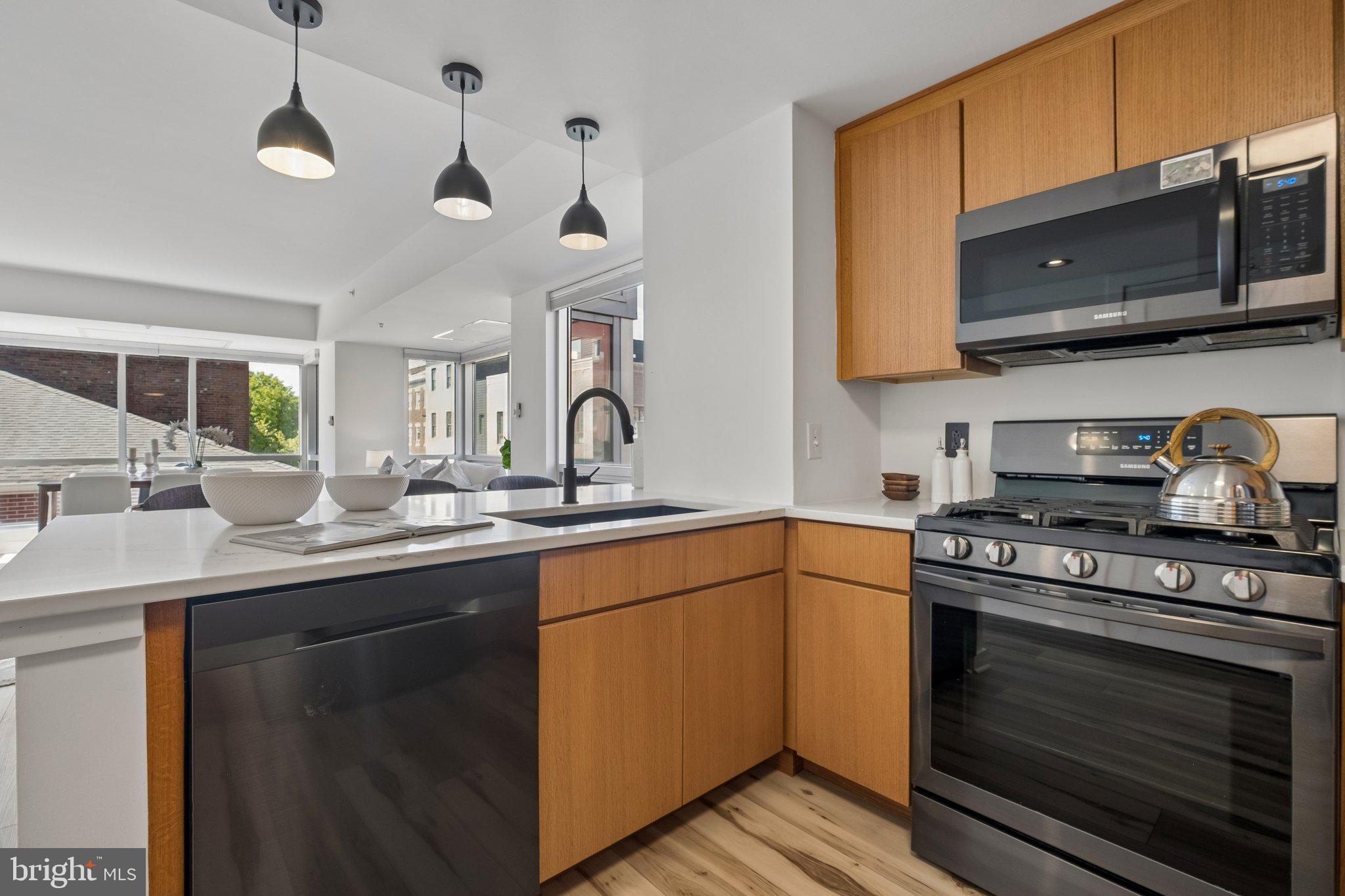 1034 SPRUCE STREET 401