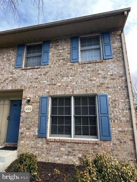 NORTH GATE TOWNE HOMES - Residential Lease