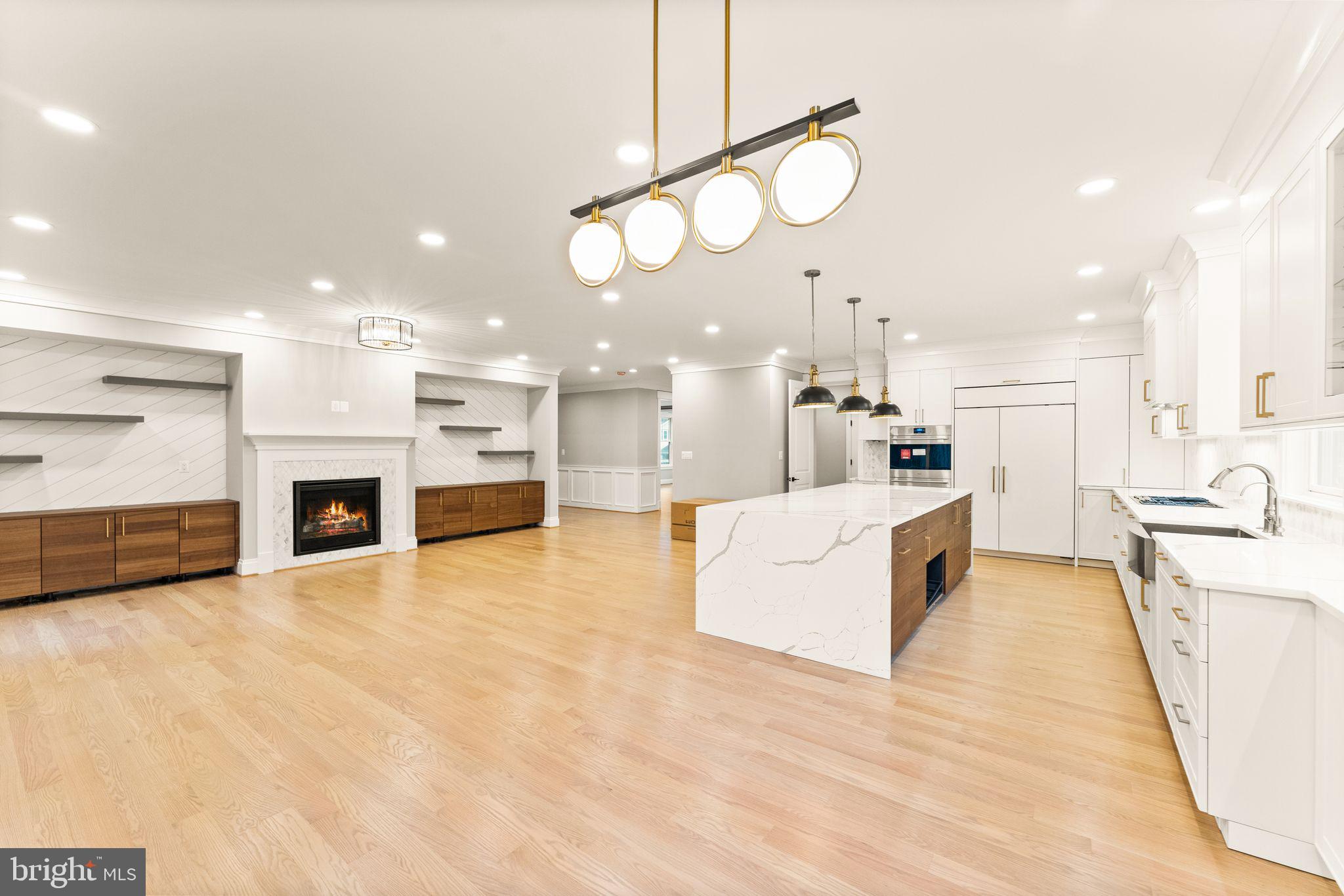 VIENNA WOODS - Residential