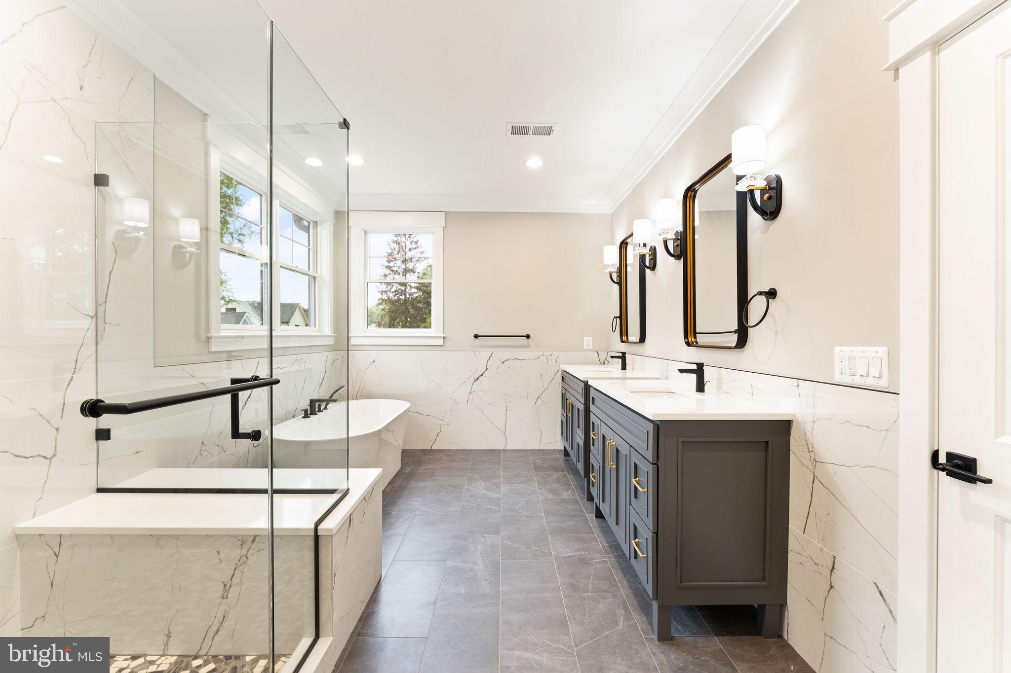 VIENNA WOODS - Residential