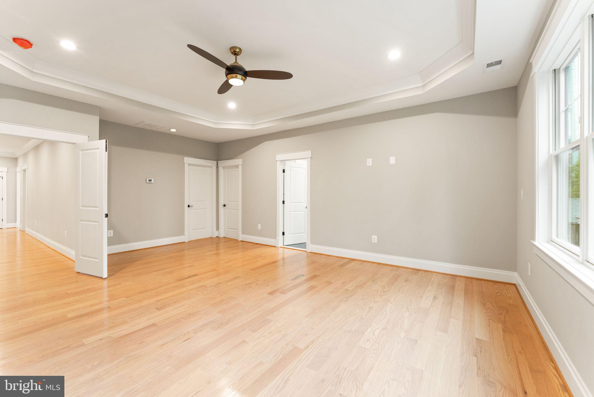 VIENNA WOODS - Residential