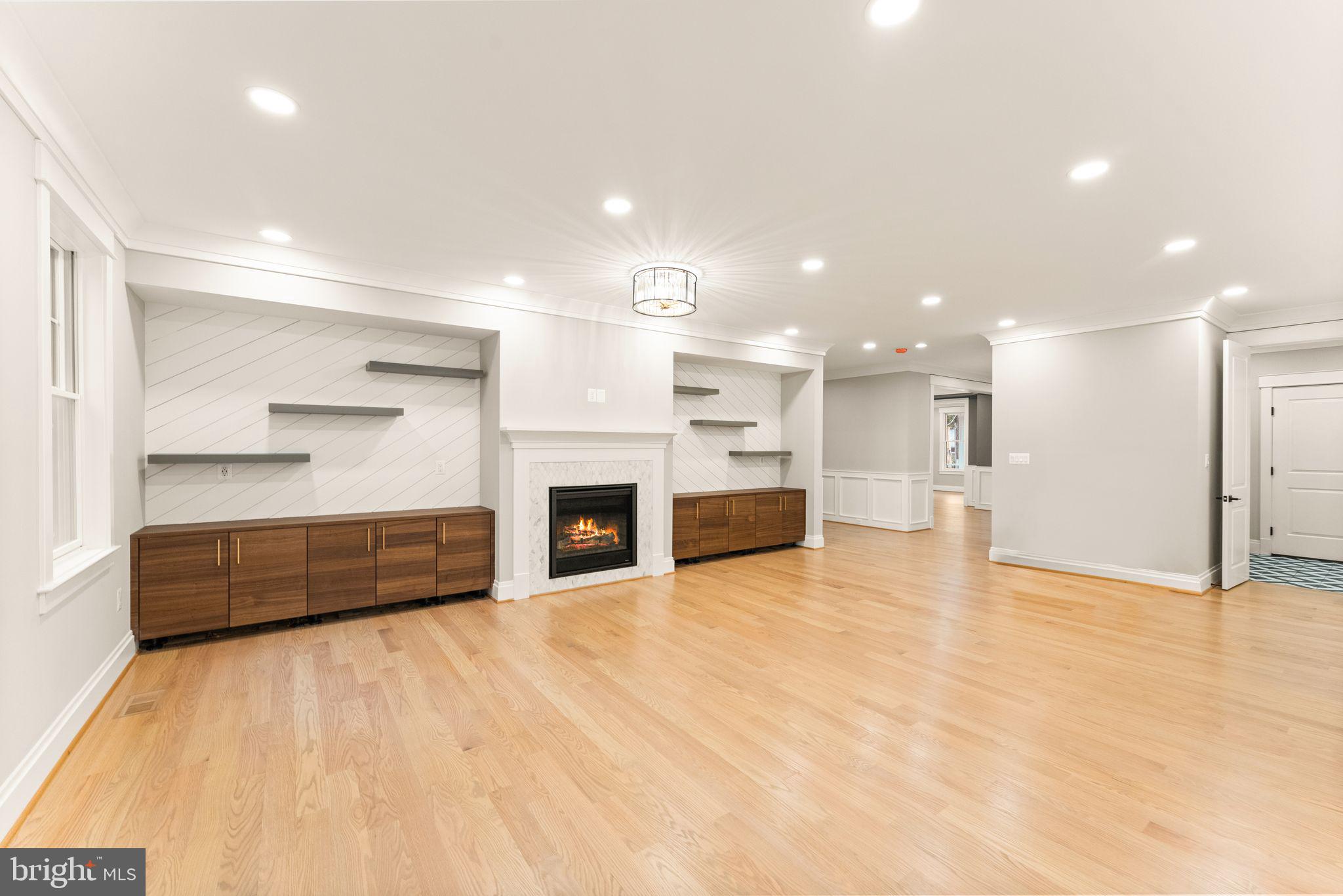 VIENNA WOODS - Residential