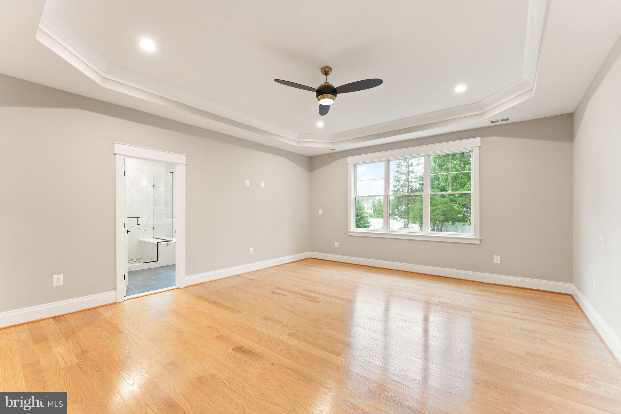 VIENNA WOODS - Residential