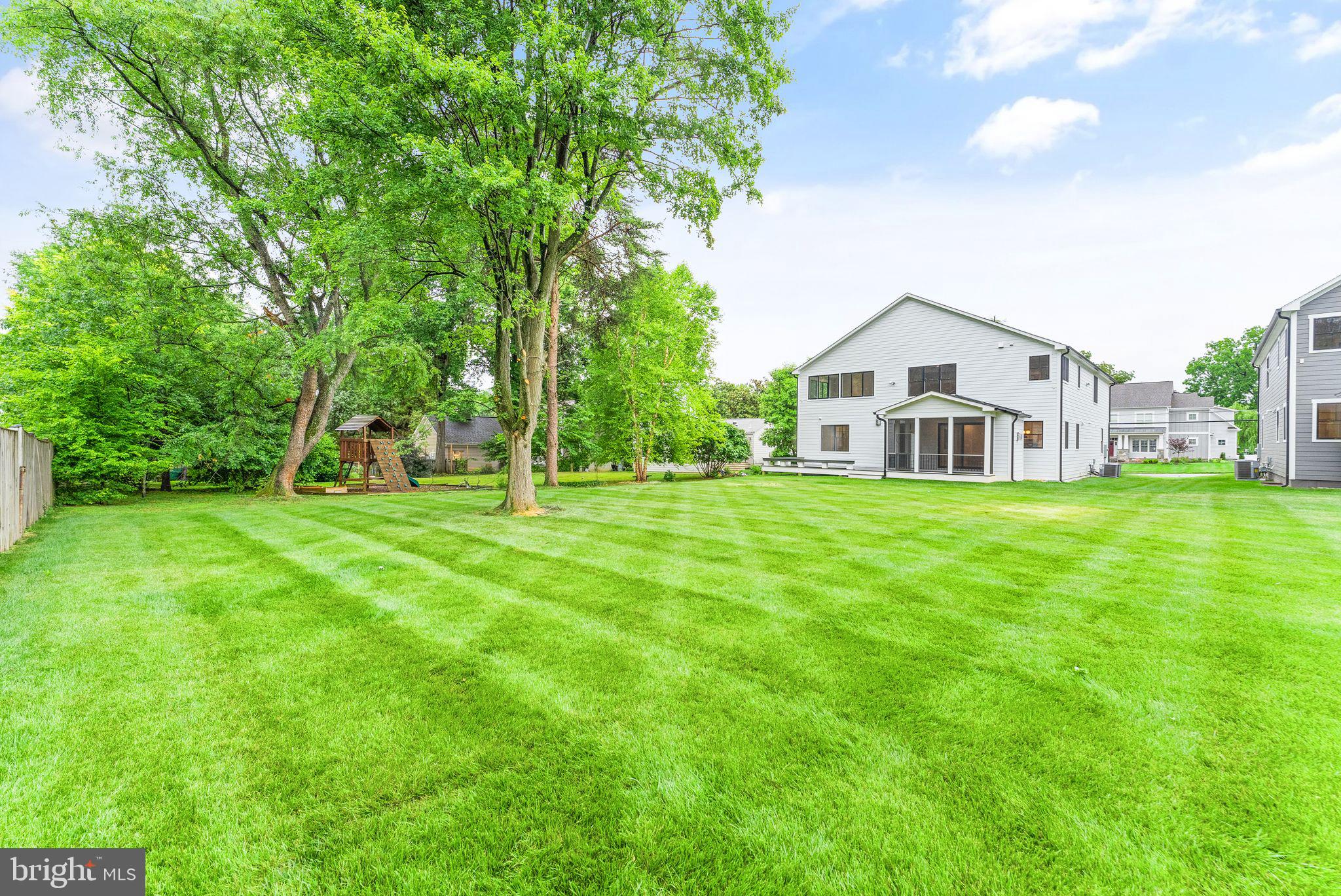 VIENNA WOODS - Residential