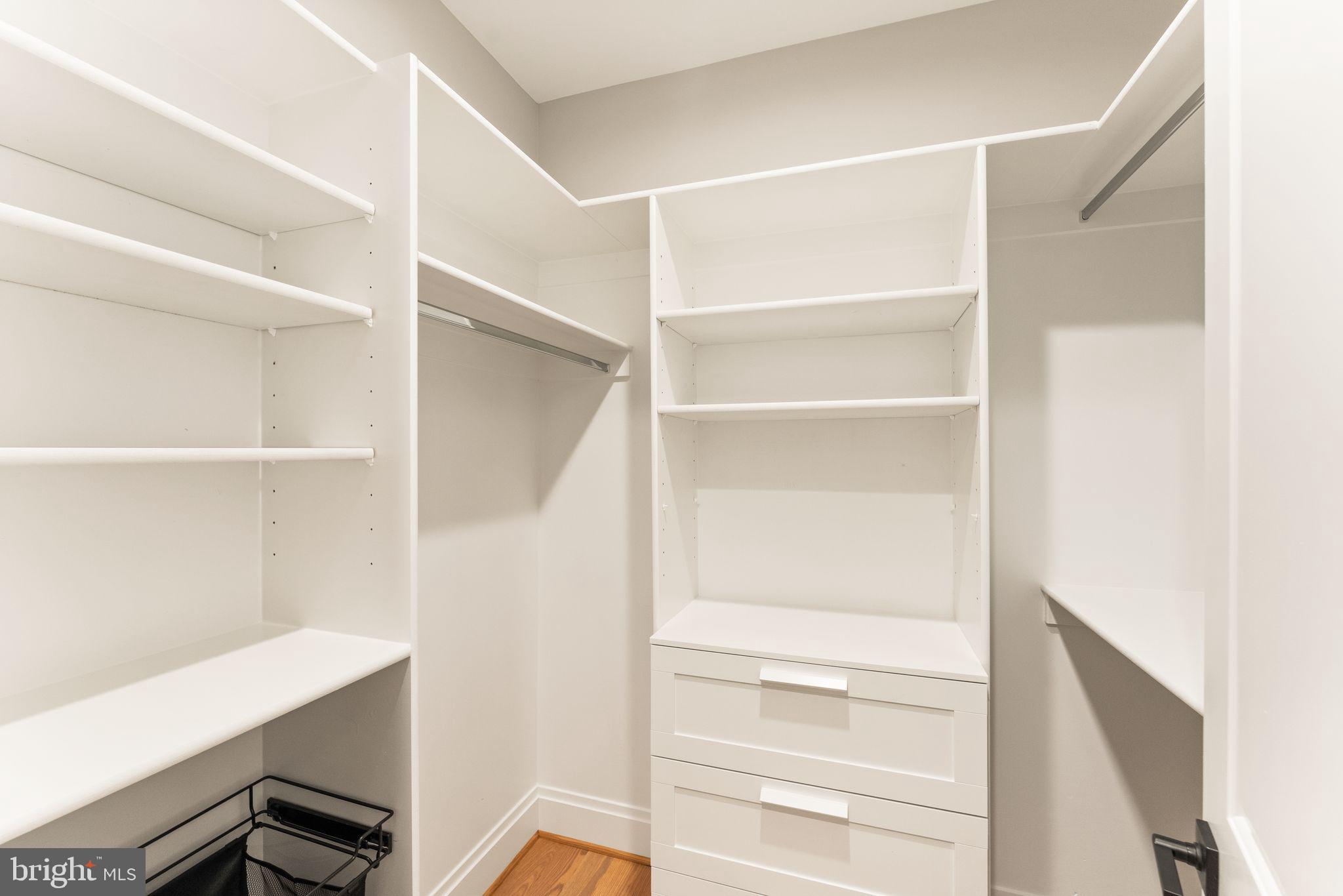 VIENNA WOODS - Residential