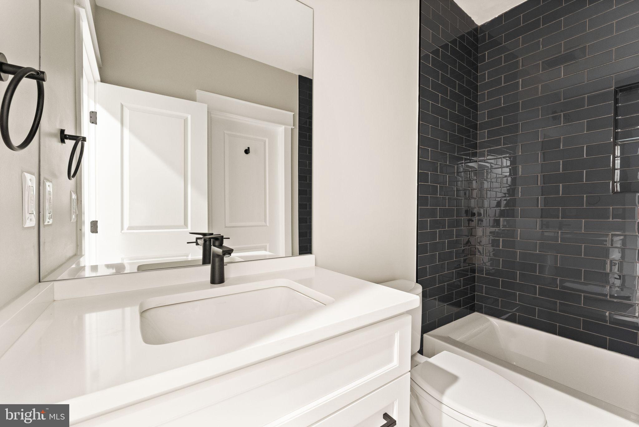 VIENNA WOODS - Residential