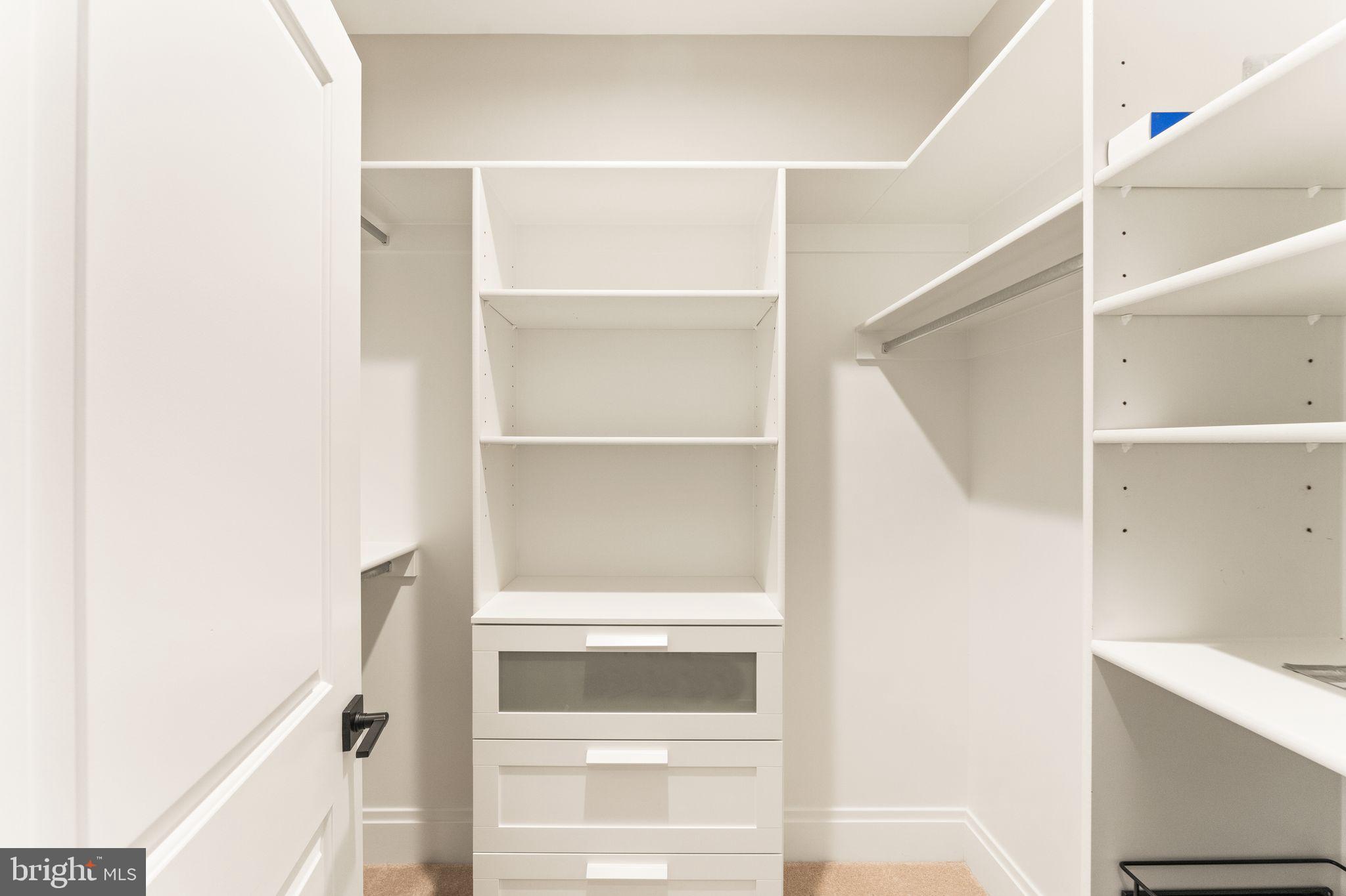 VIENNA WOODS - Residential