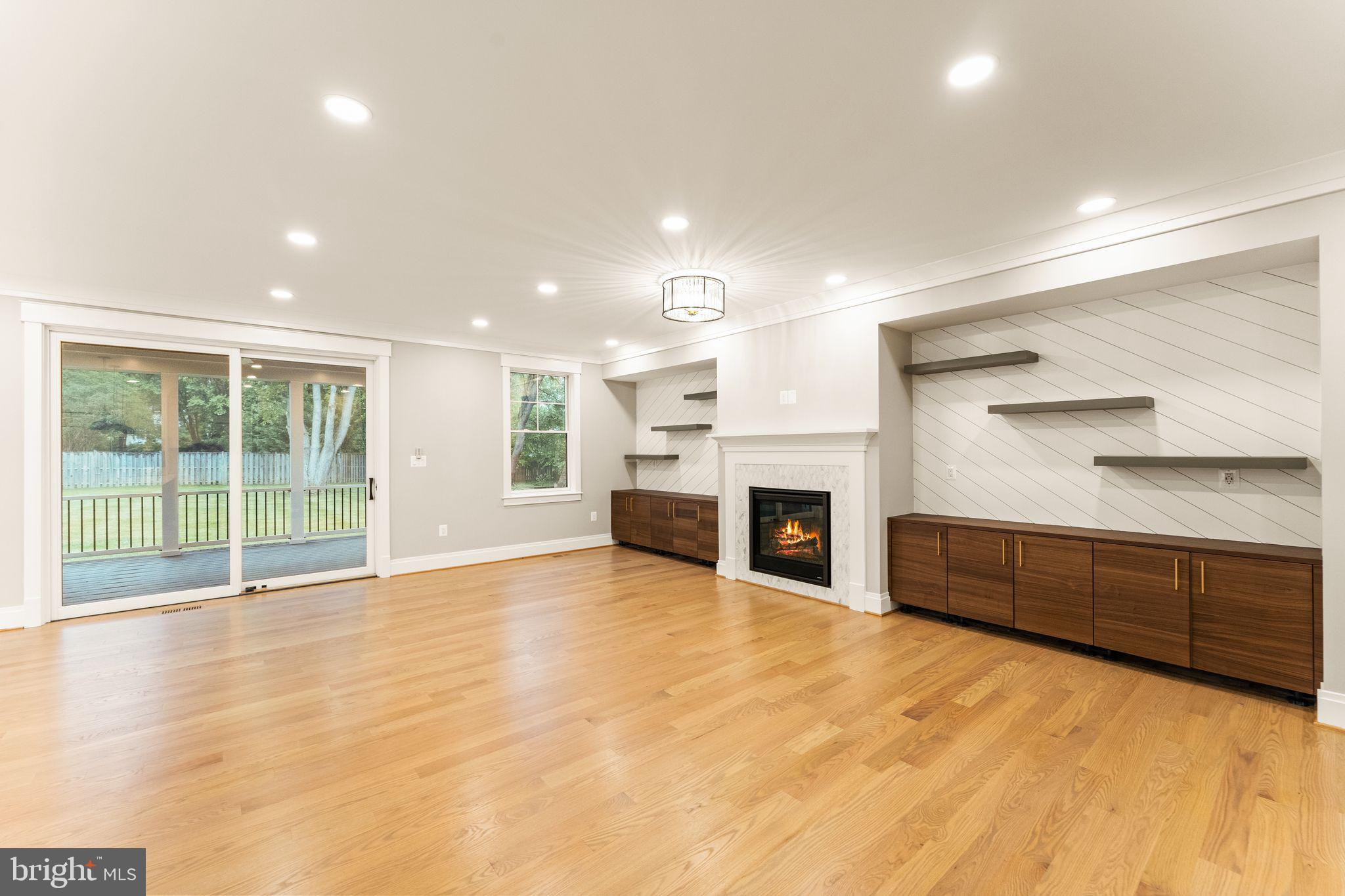 VIENNA WOODS - Residential