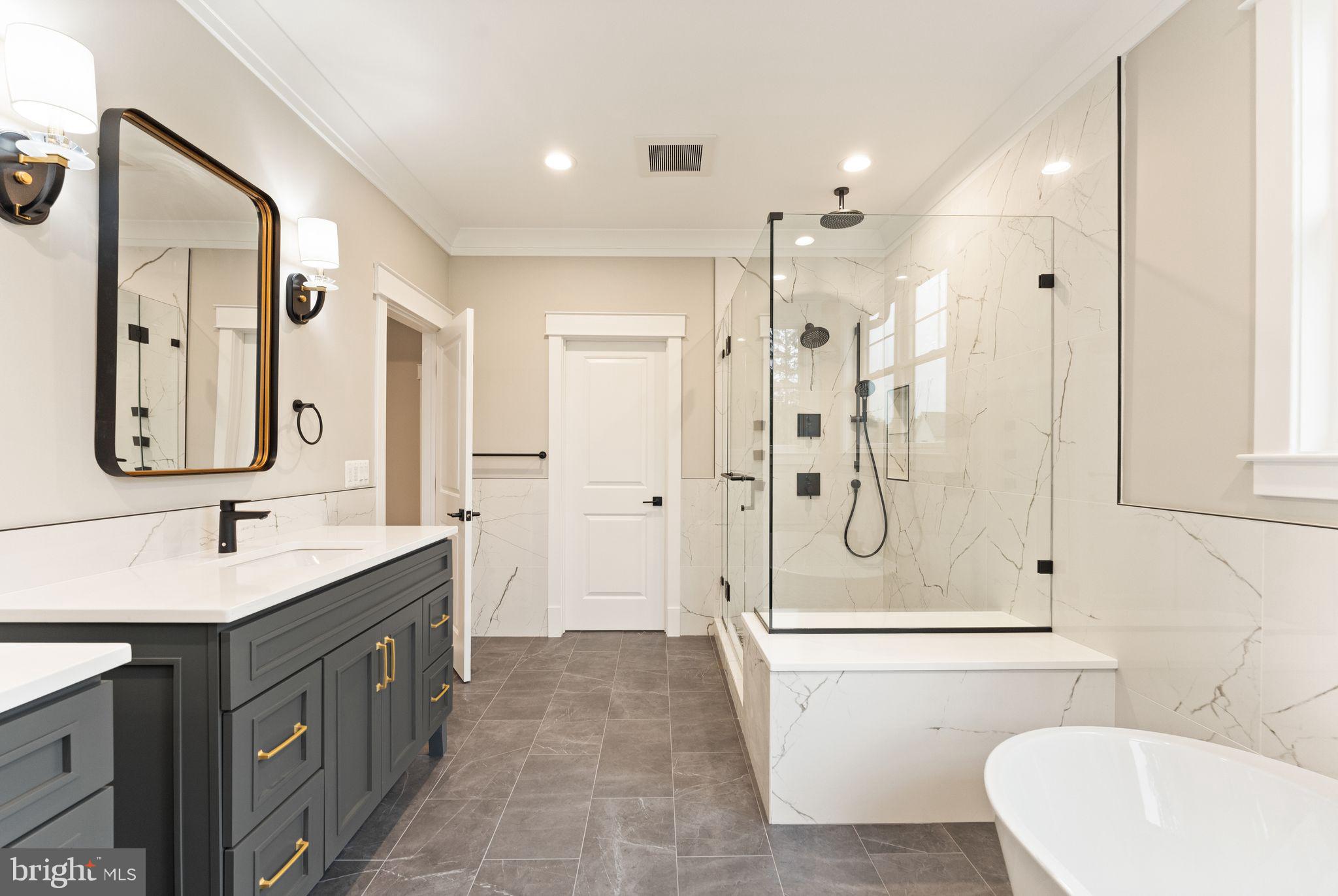 VIENNA WOODS - Residential