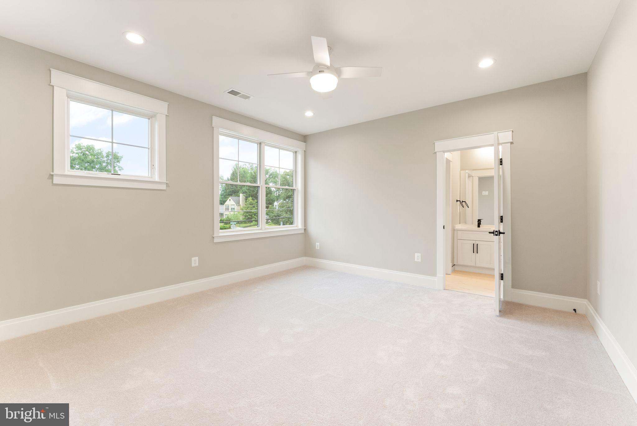 VIENNA WOODS - Residential