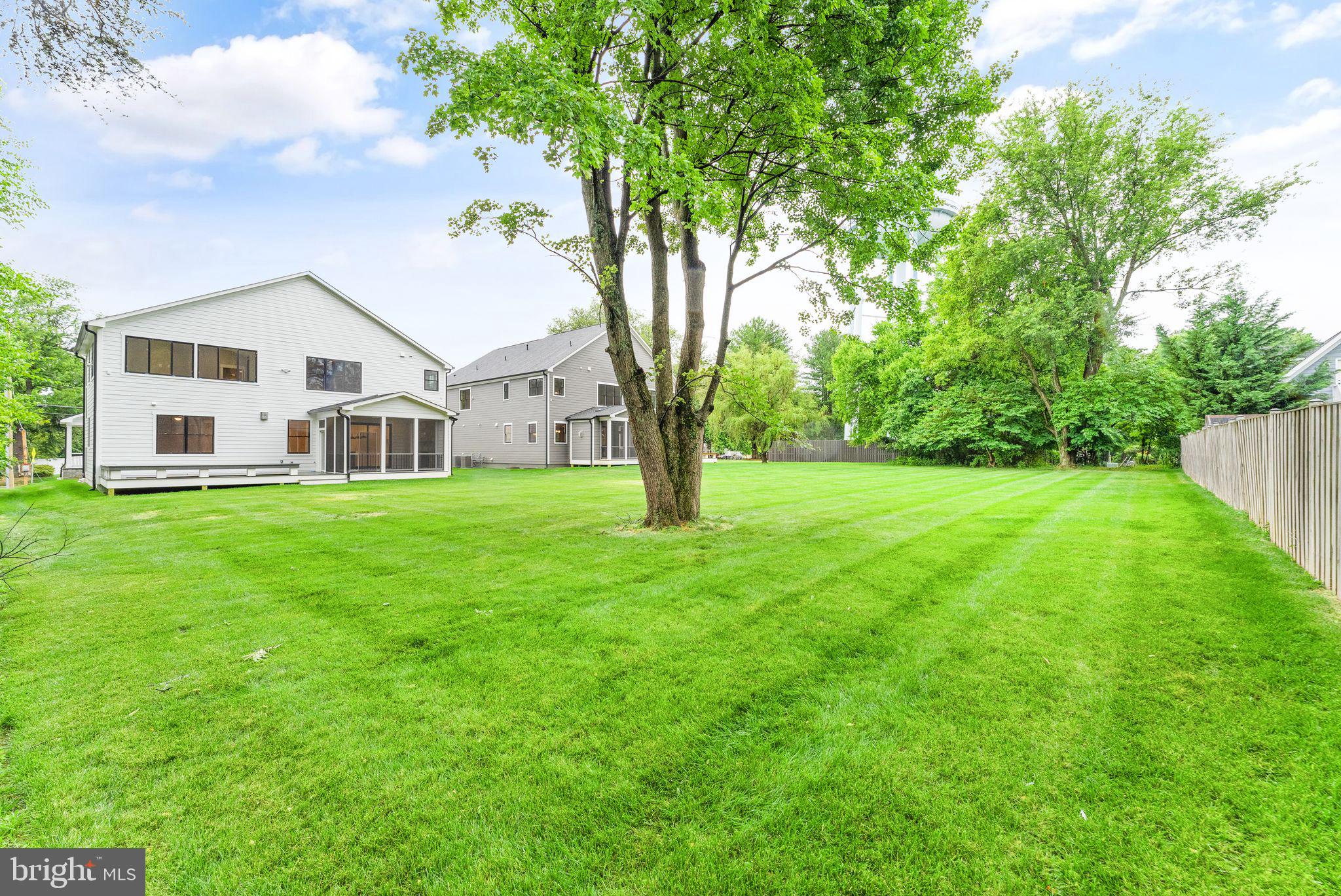 VIENNA WOODS - Residential