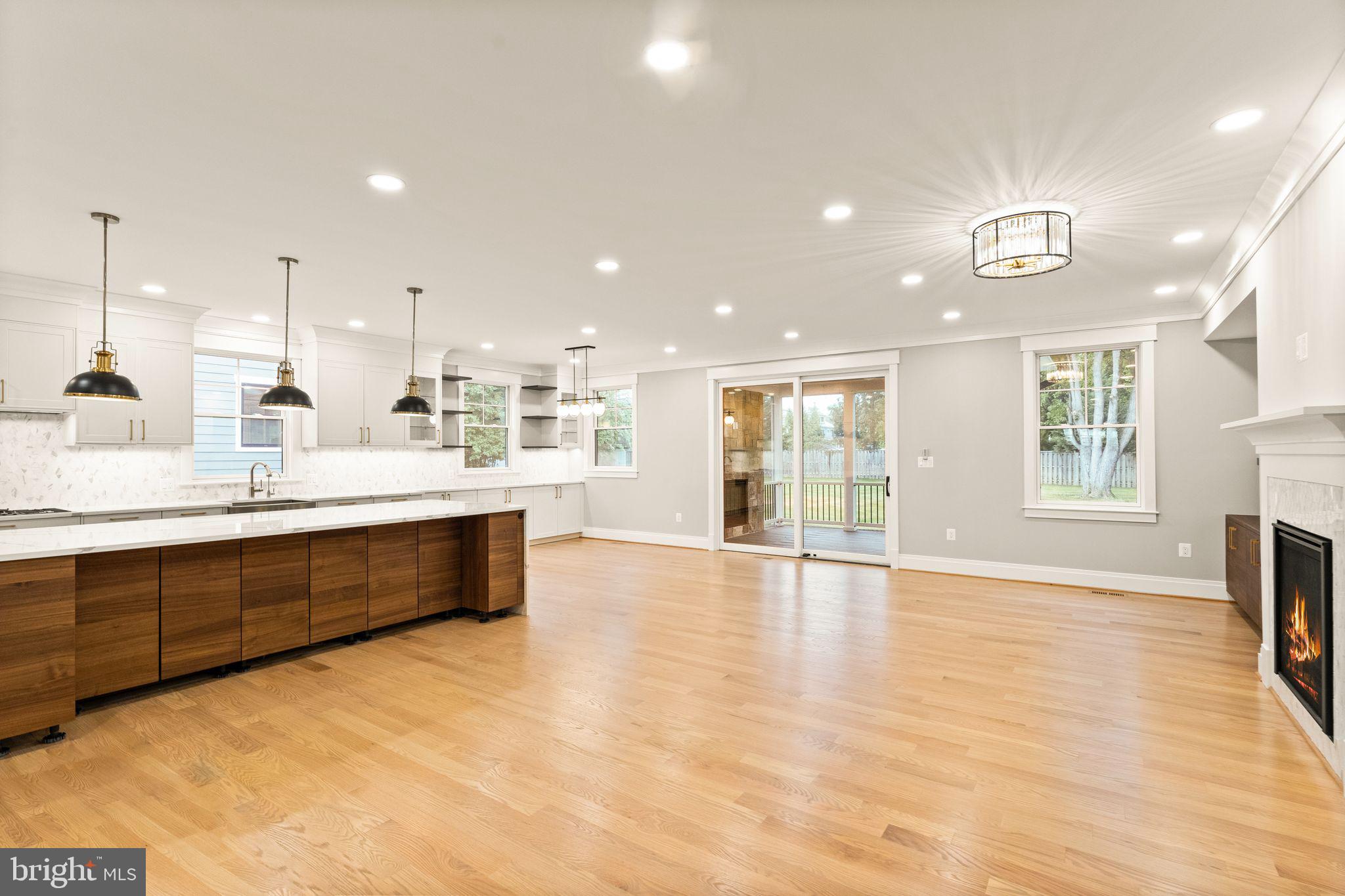 VIENNA WOODS - Residential