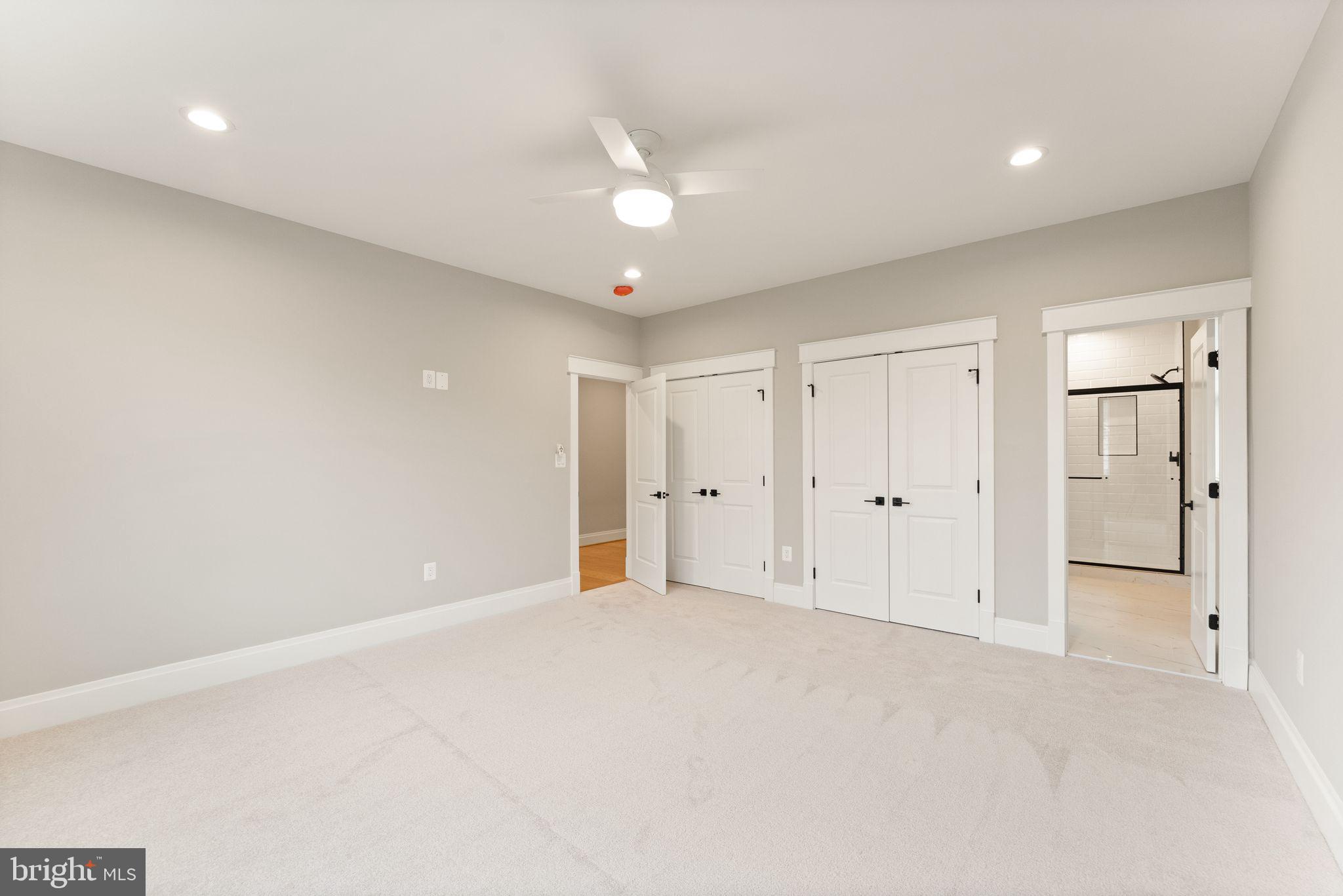 VIENNA WOODS - Residential