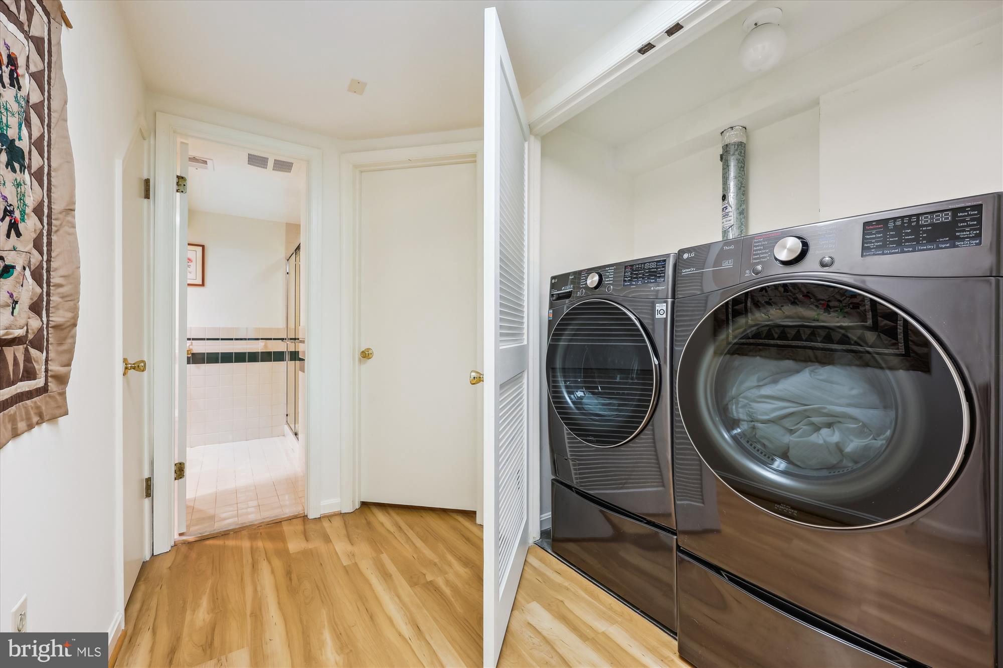 HILLANDALE - Residential