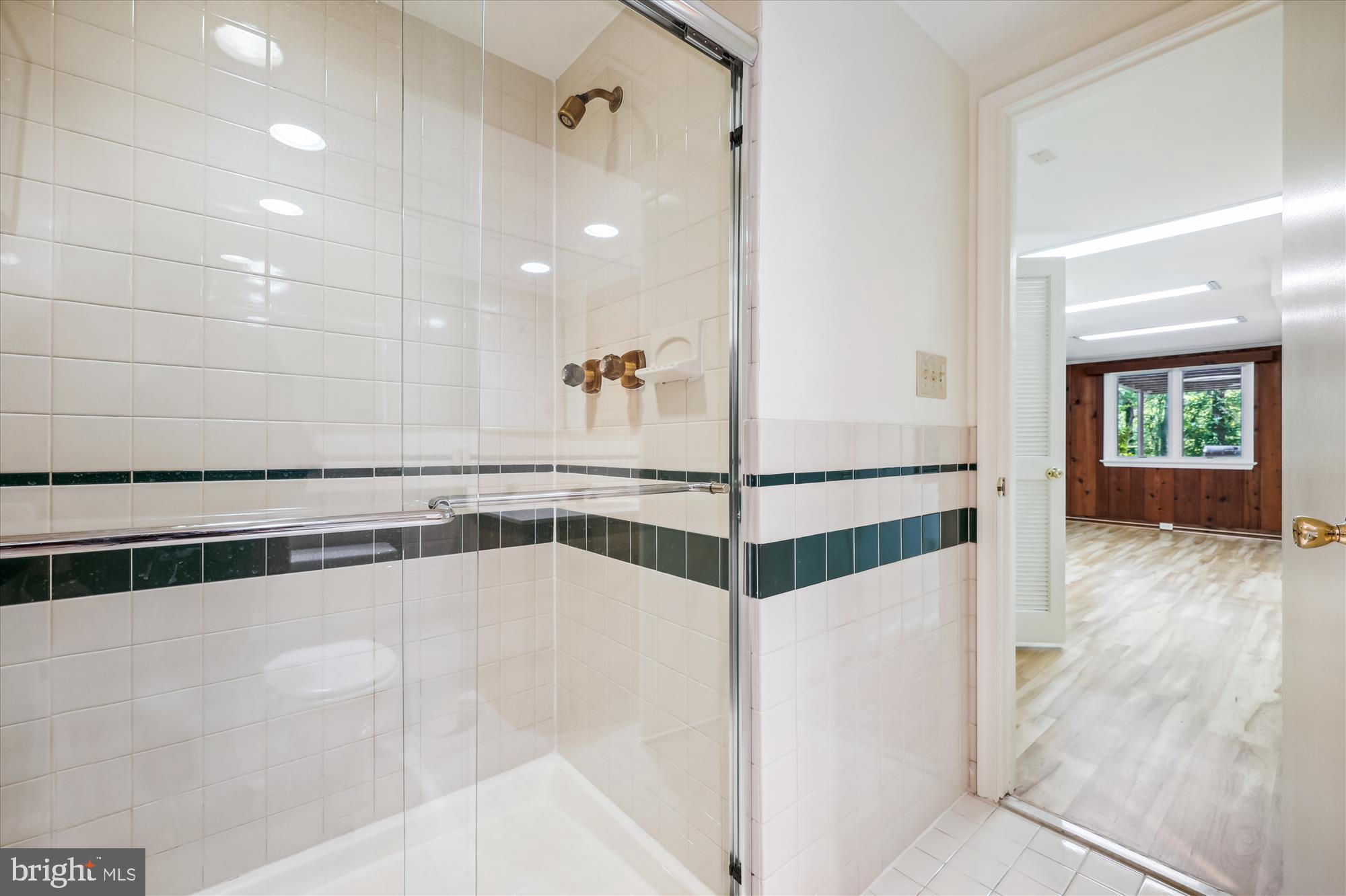 HILLANDALE - Residential