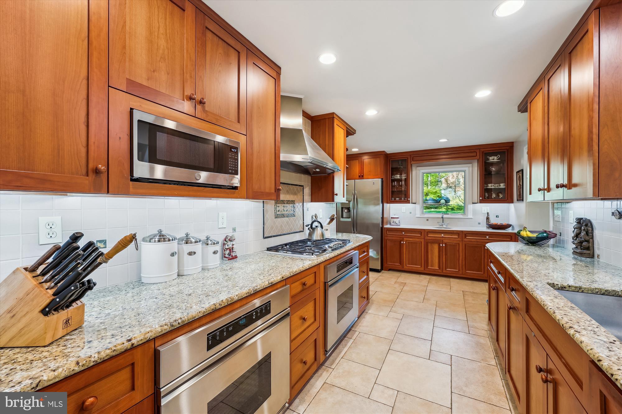 HILLANDALE - Residential