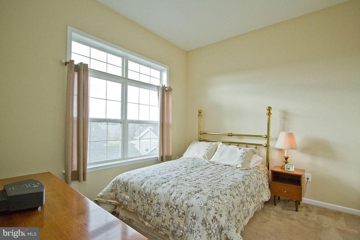 RICHMOND SQUARE - Residential
