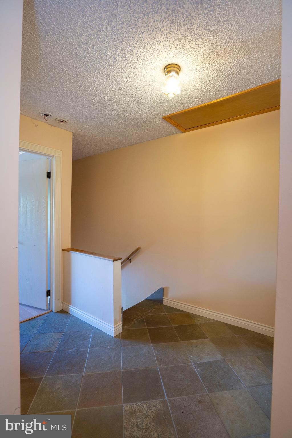 COUNTRY PLACE - Residential