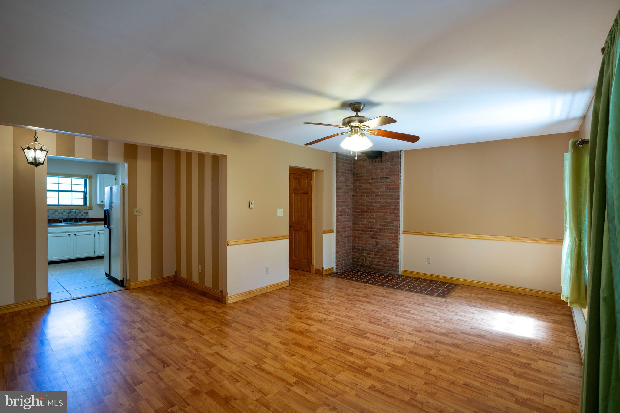 COUNTRY PLACE - Residential
