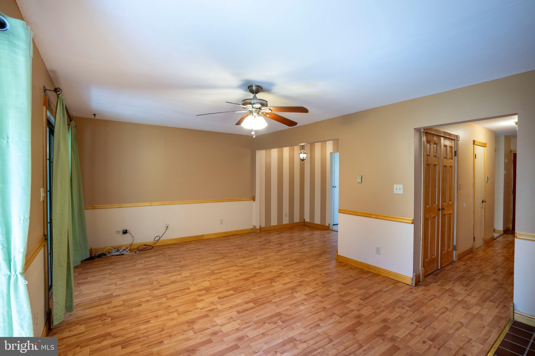 COUNTRY PLACE - Residential