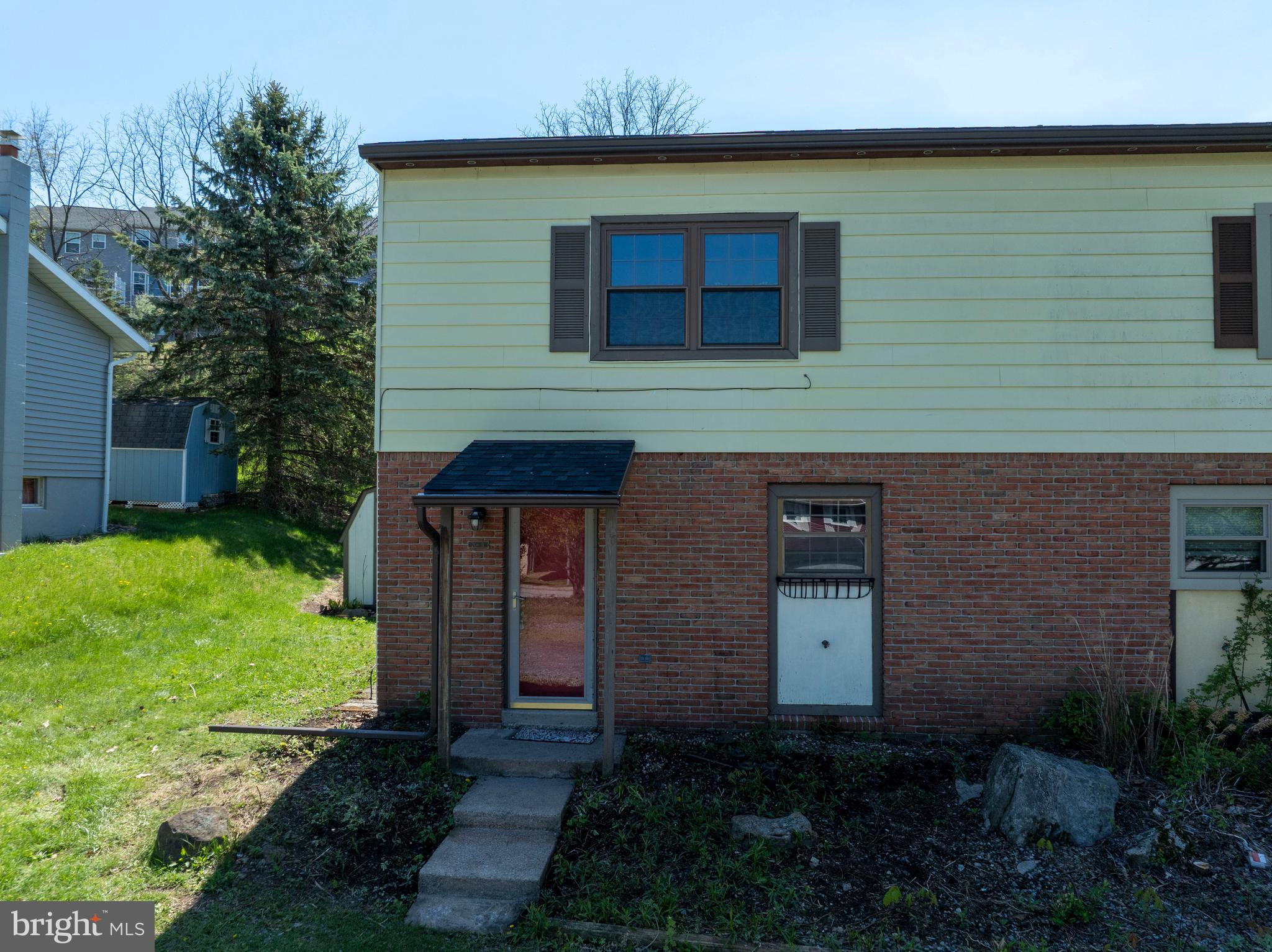 COUNTRY PLACE - Residential
