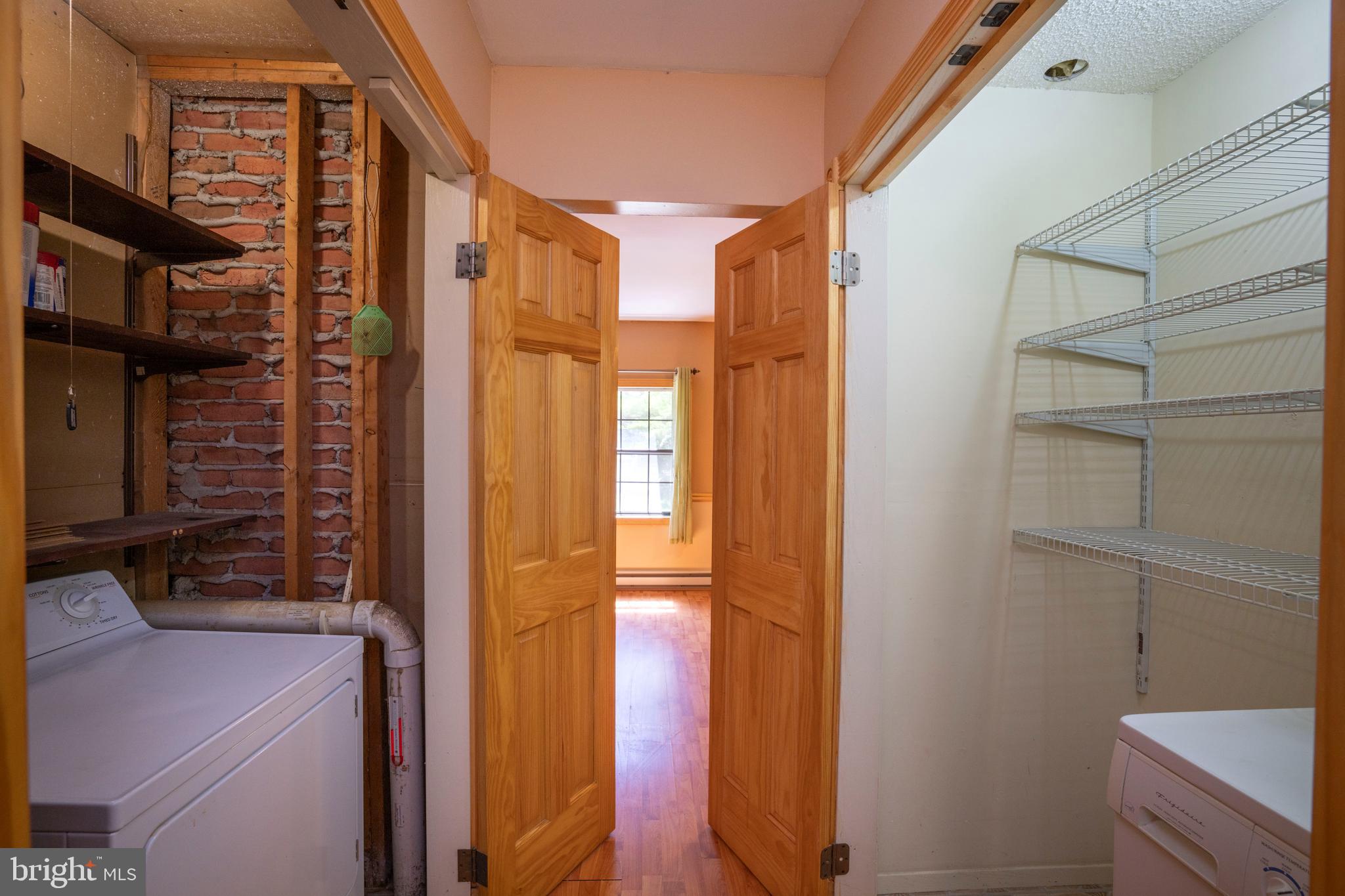 COUNTRY PLACE - Residential