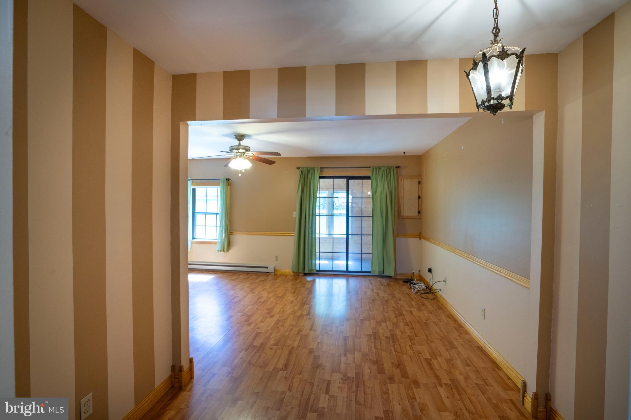 COUNTRY PLACE - Residential