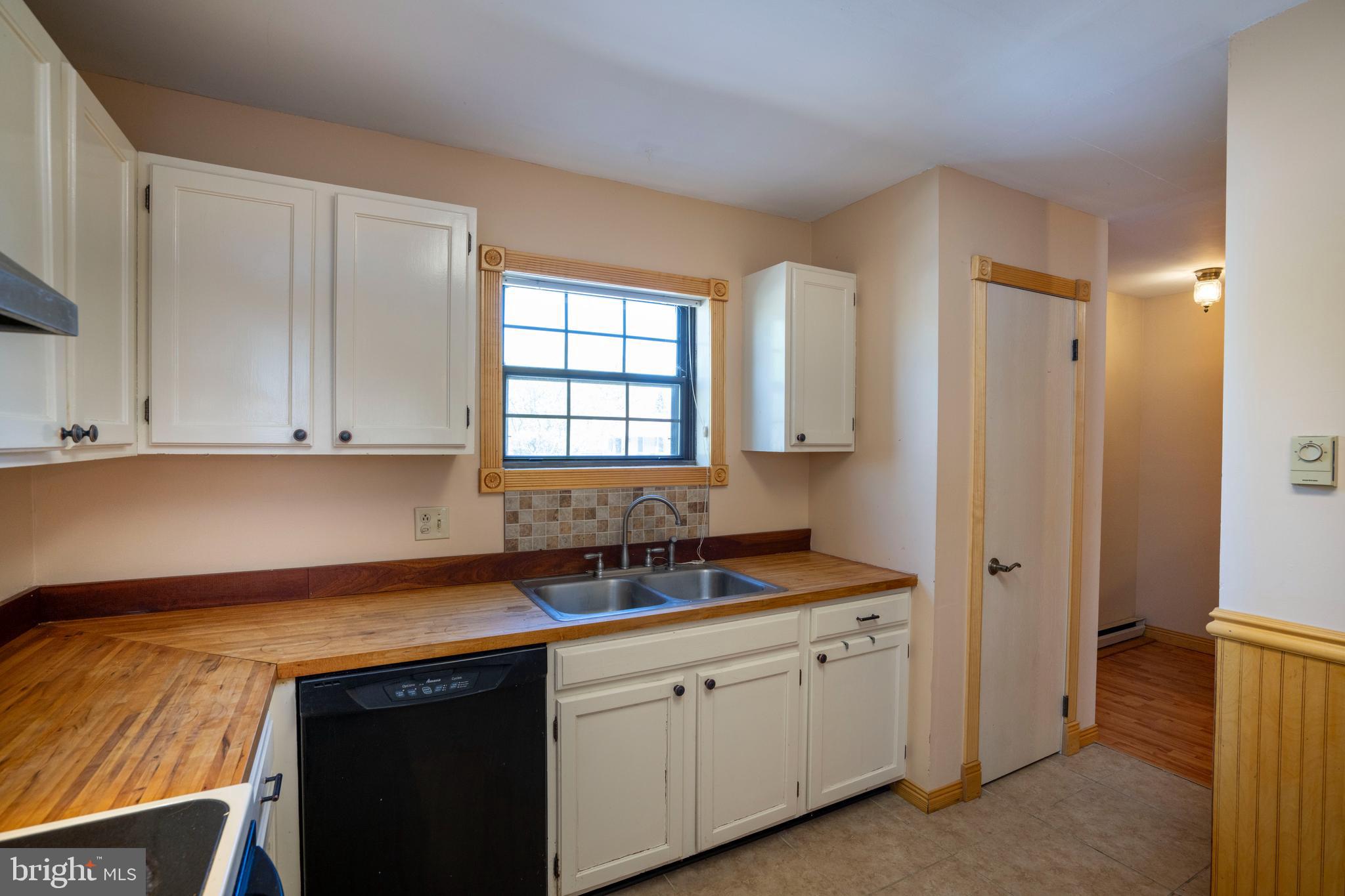 COUNTRY PLACE - Residential