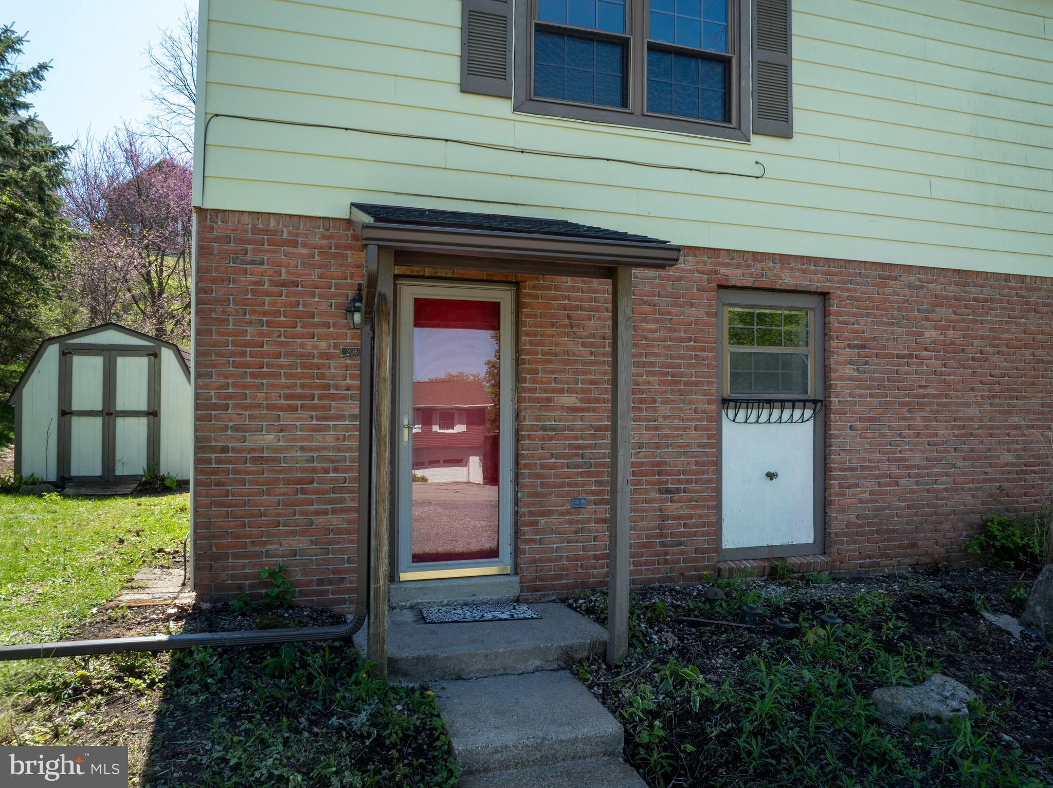 COUNTRY PLACE - Residential
