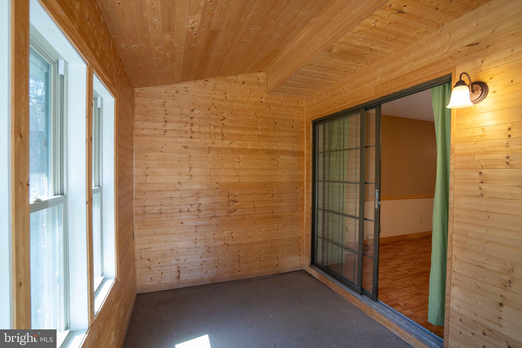 COUNTRY PLACE - Residential